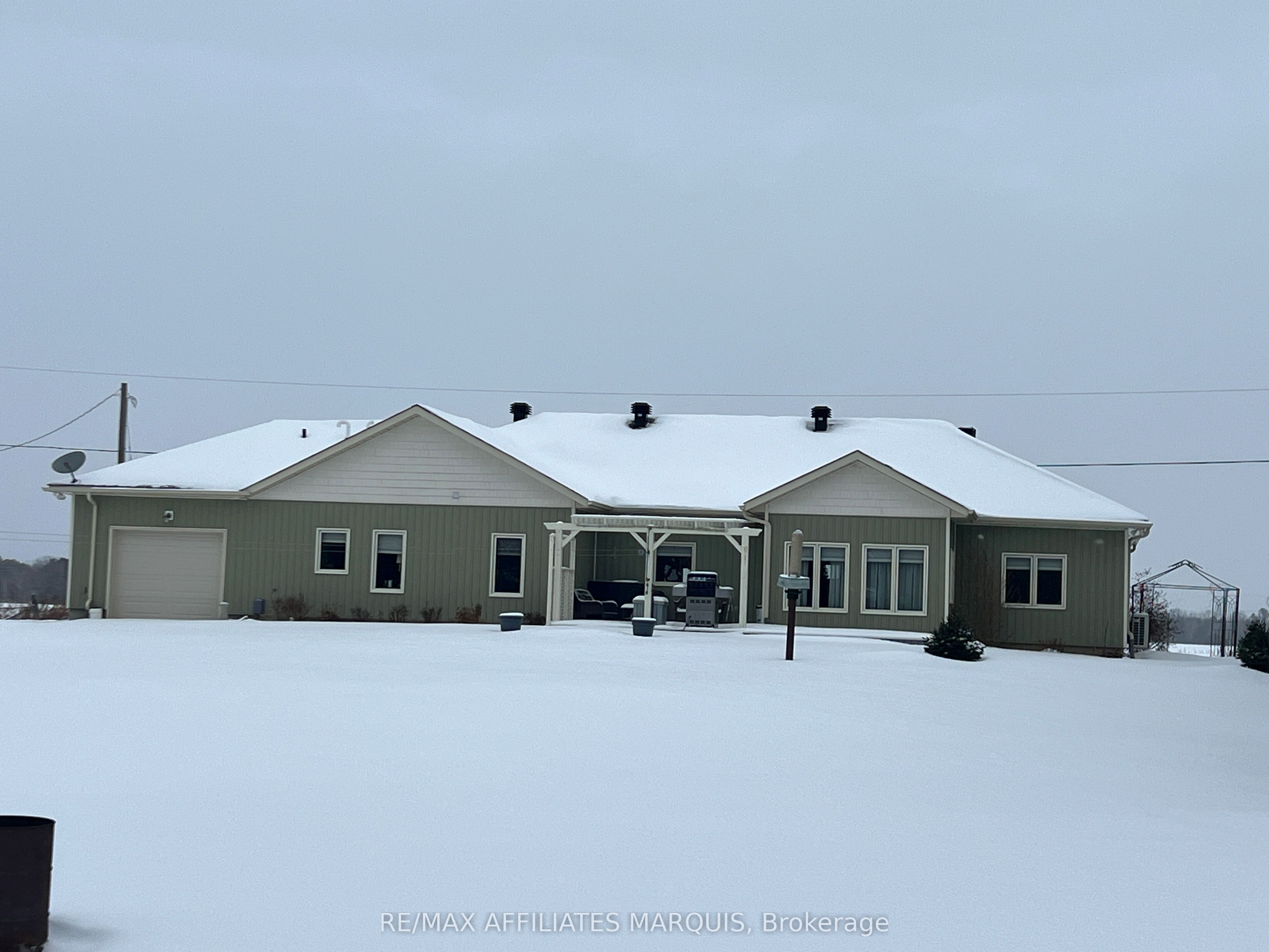 100 SUMMERS Road, Rideau Lakes, ON K0G 1E0 photo 3