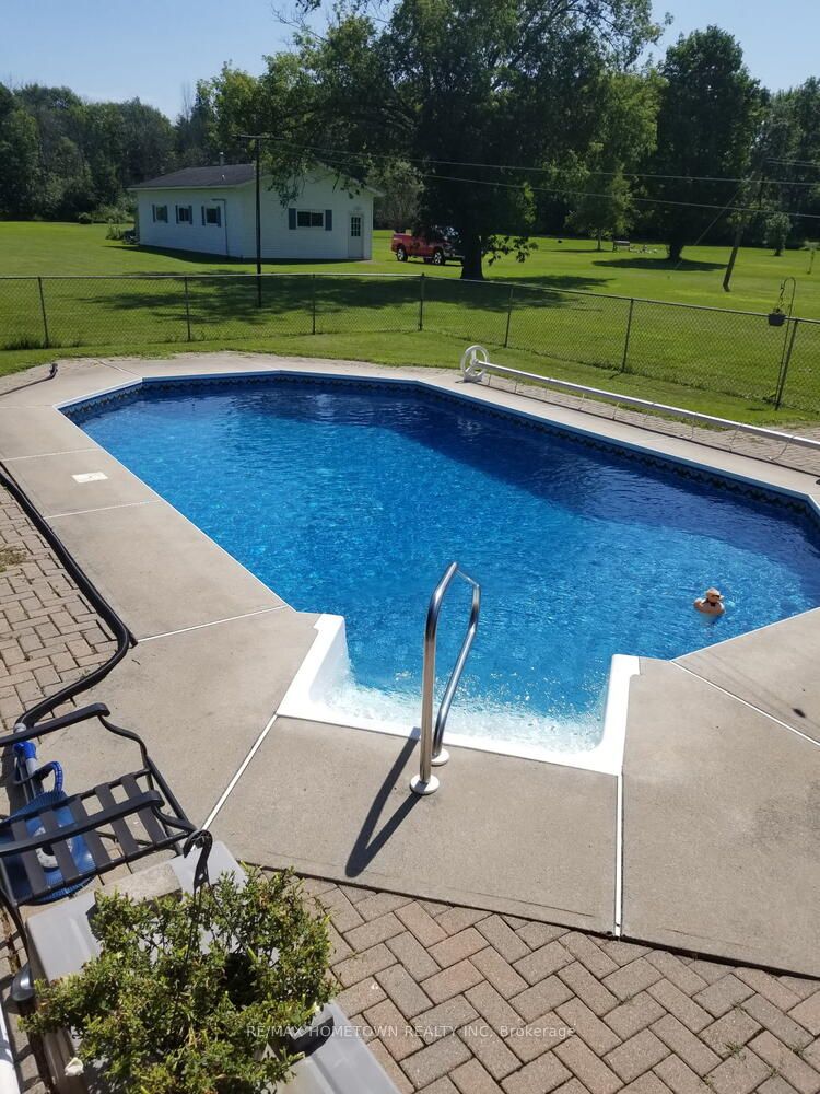 1229 Hallecks Road S, Elizabethtown-Kitley, ON K6V 5T3 photo 4