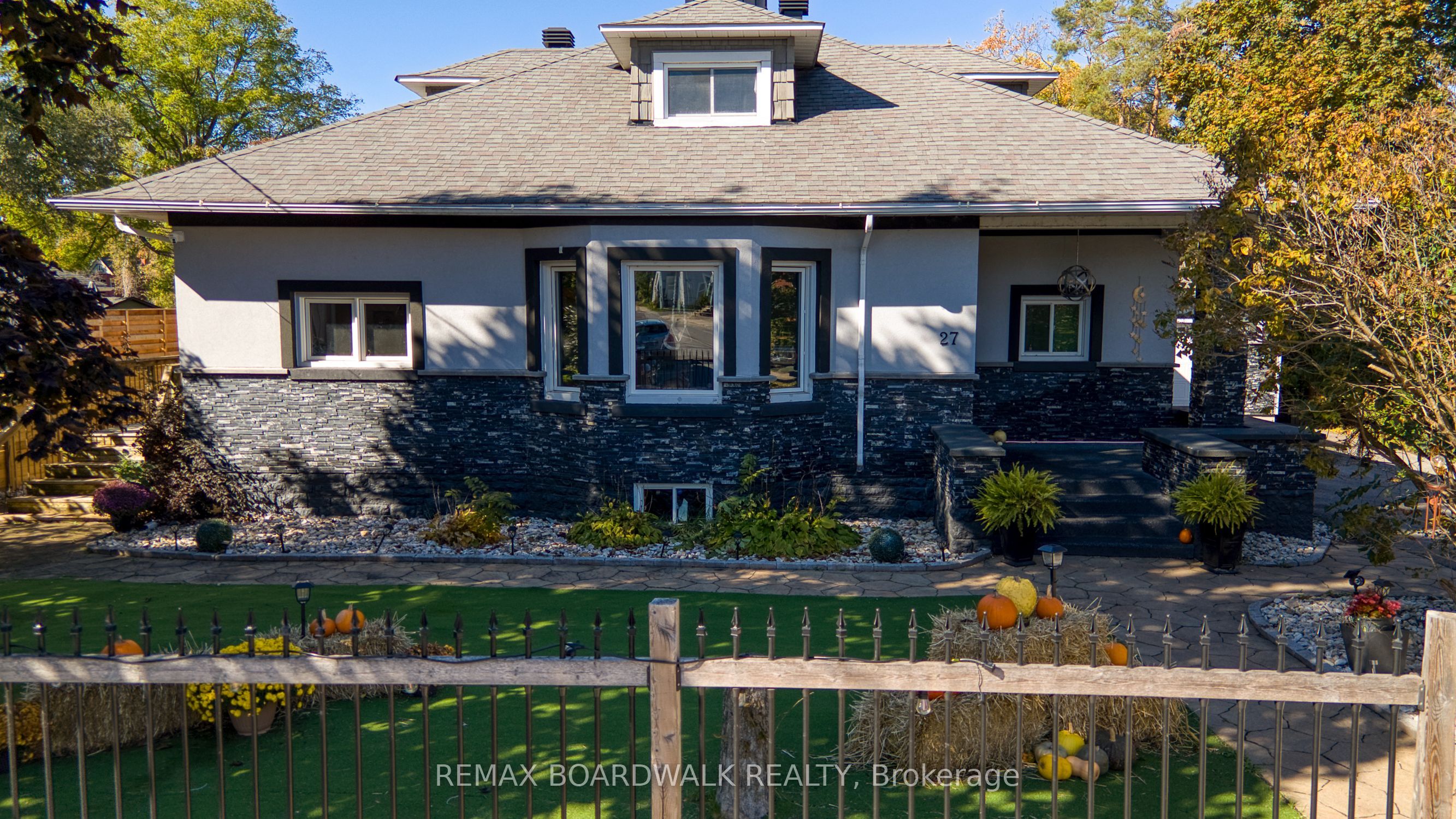 27 Allan Street, Carleton Place, ON K7C 1T1