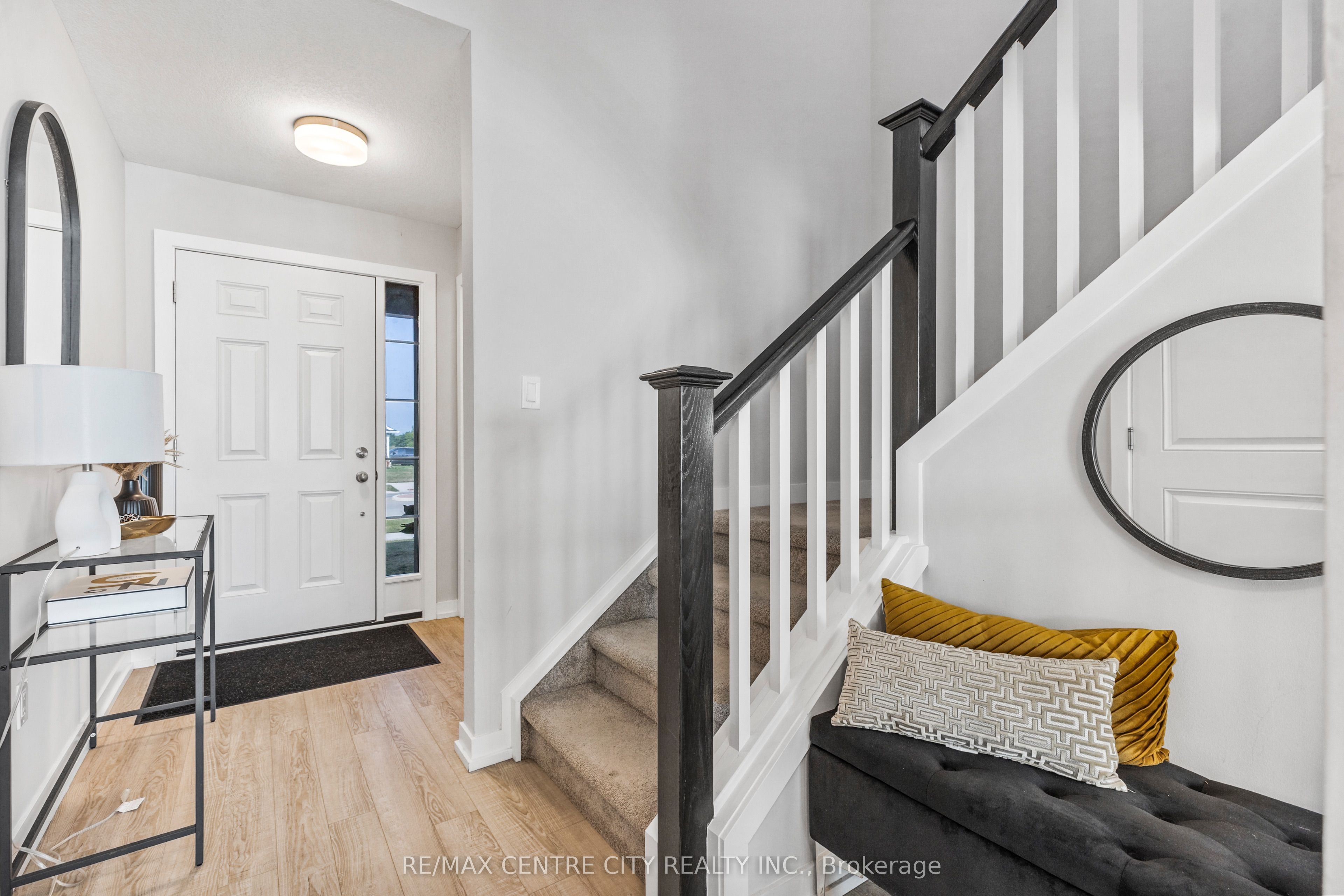 93 Benjamin Parkway, St. Thomas, ON N5R 0M4 photo 4