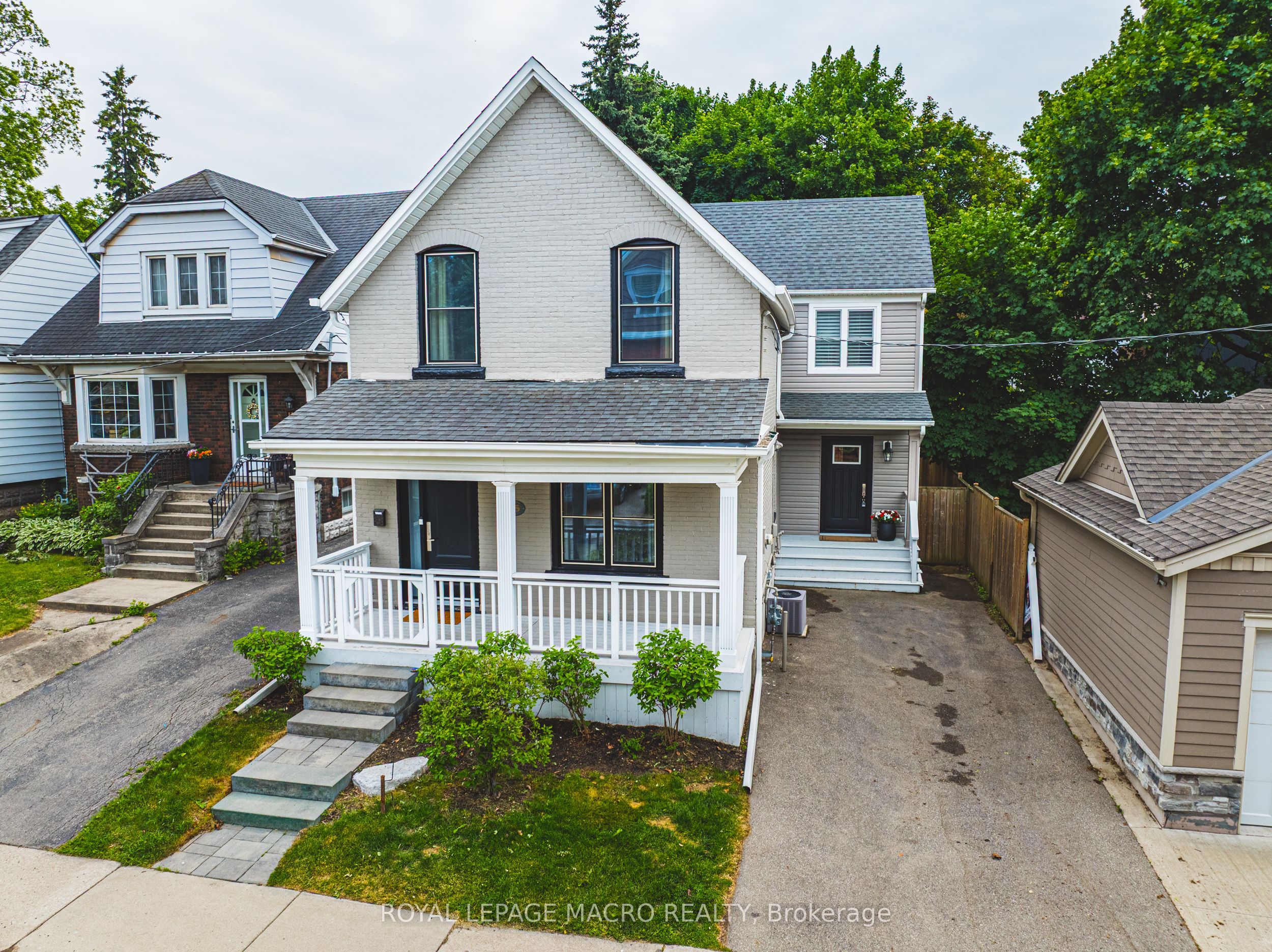 25 Orchard Hill, Hamilton, ON L8P 2V6