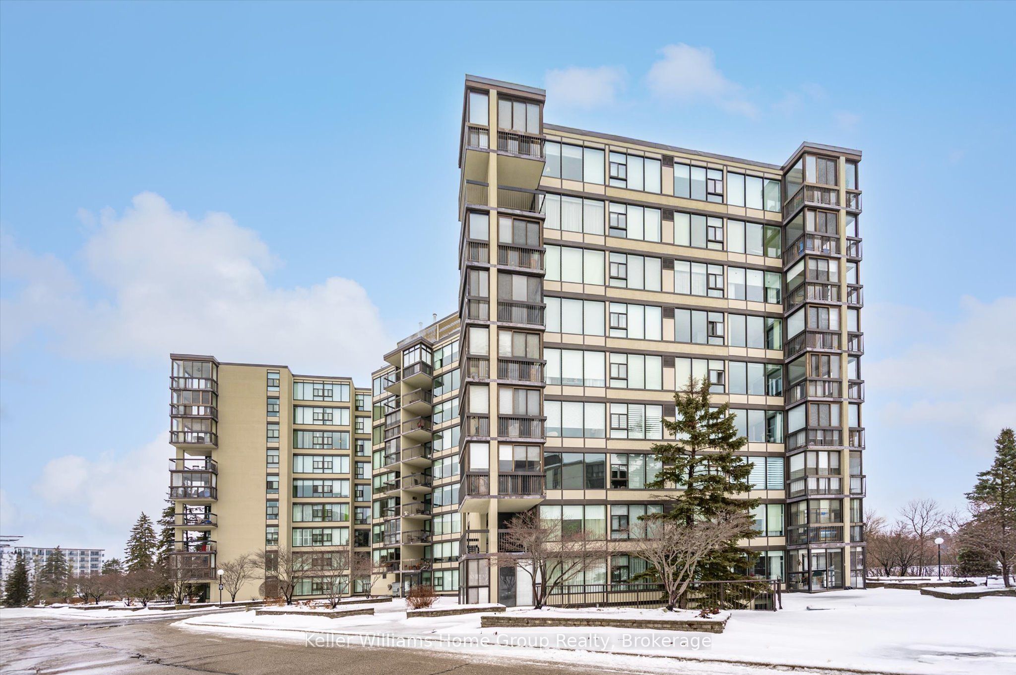 23 Woodlawn Road E 702, Guelph, ON N1H 7G6