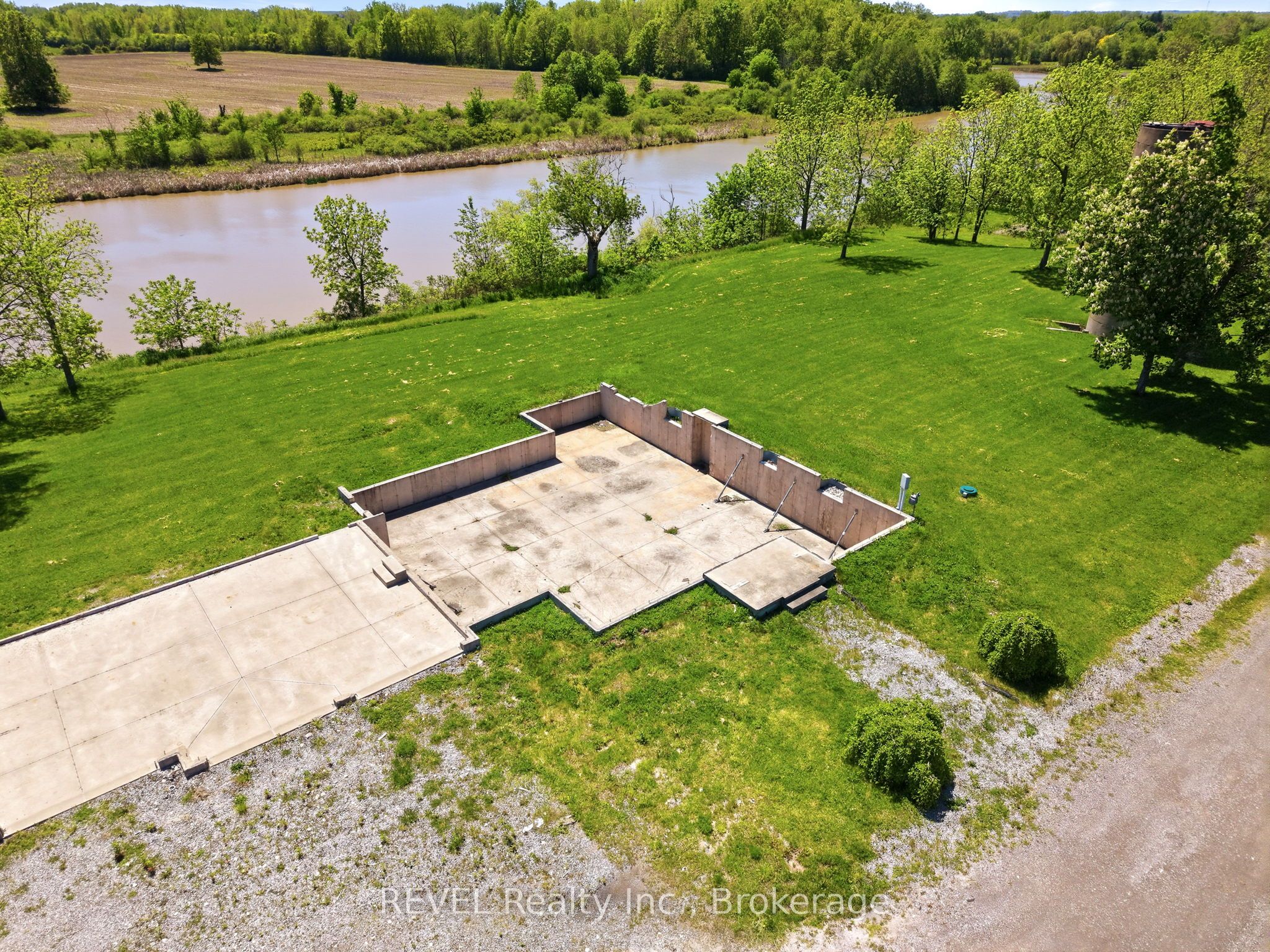 1373 Chippawa Creek Road, Thorold, ON L0S 1K0