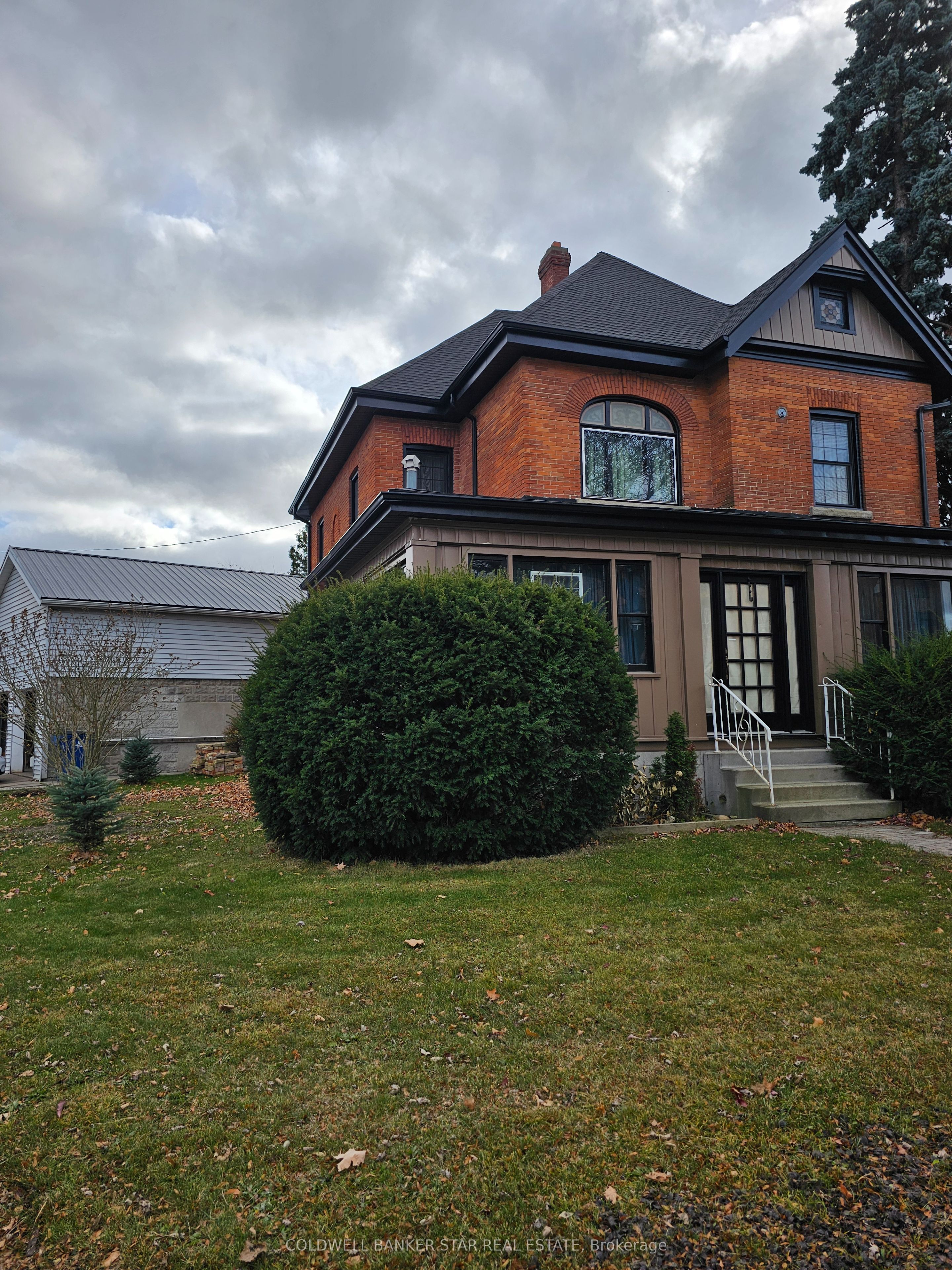 61 N London Road, Chatham-Kent, ON N0P 2K0 photo 2