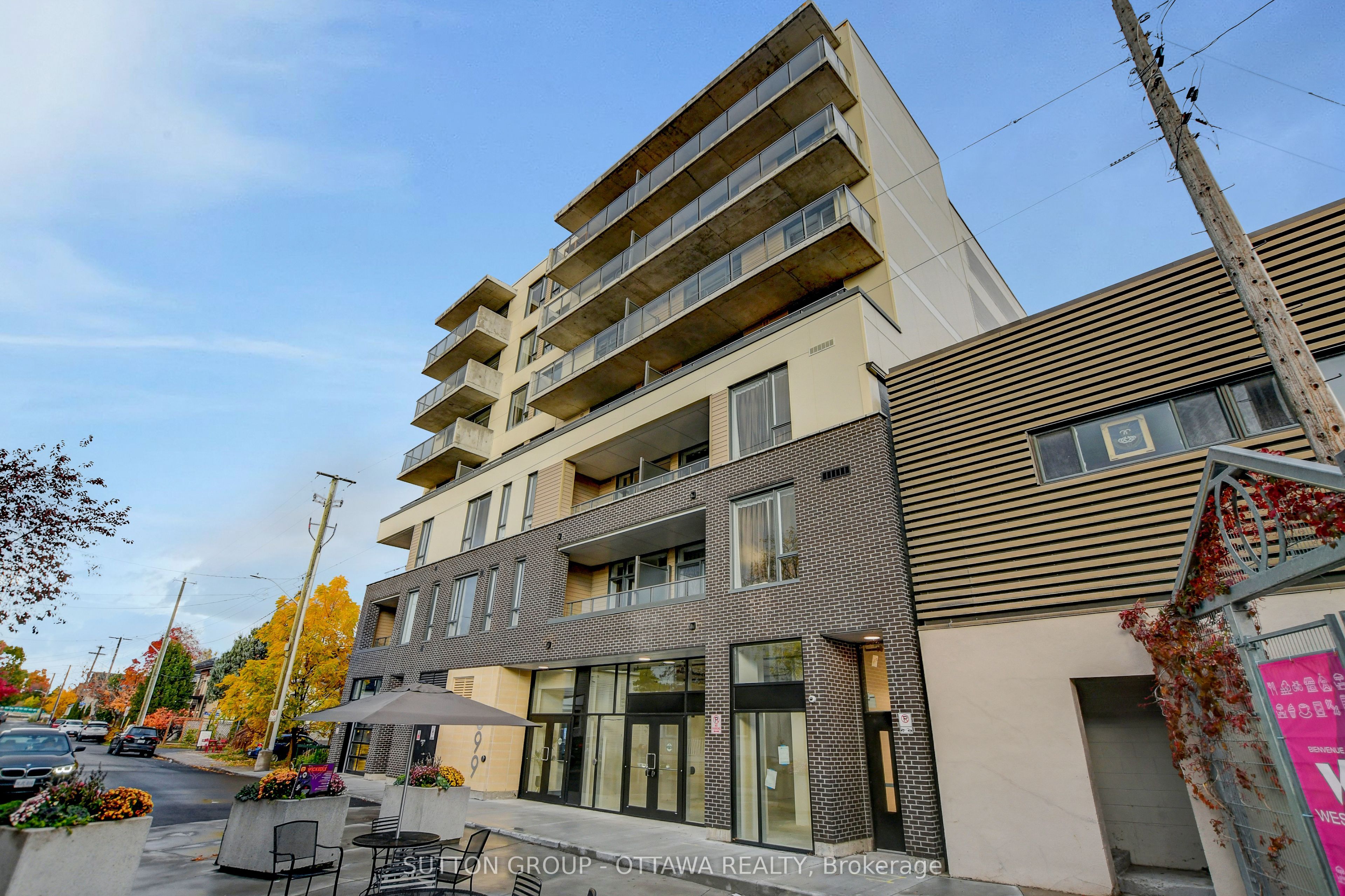 399 Winston Avenue 507, Westboro - Hampton Park, ON K2A 1Y8 photo 3