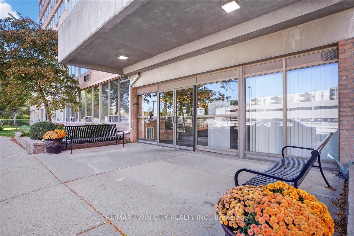 3227 King Street E 506, Kitchener, ON N2A 3Z9 photo 5