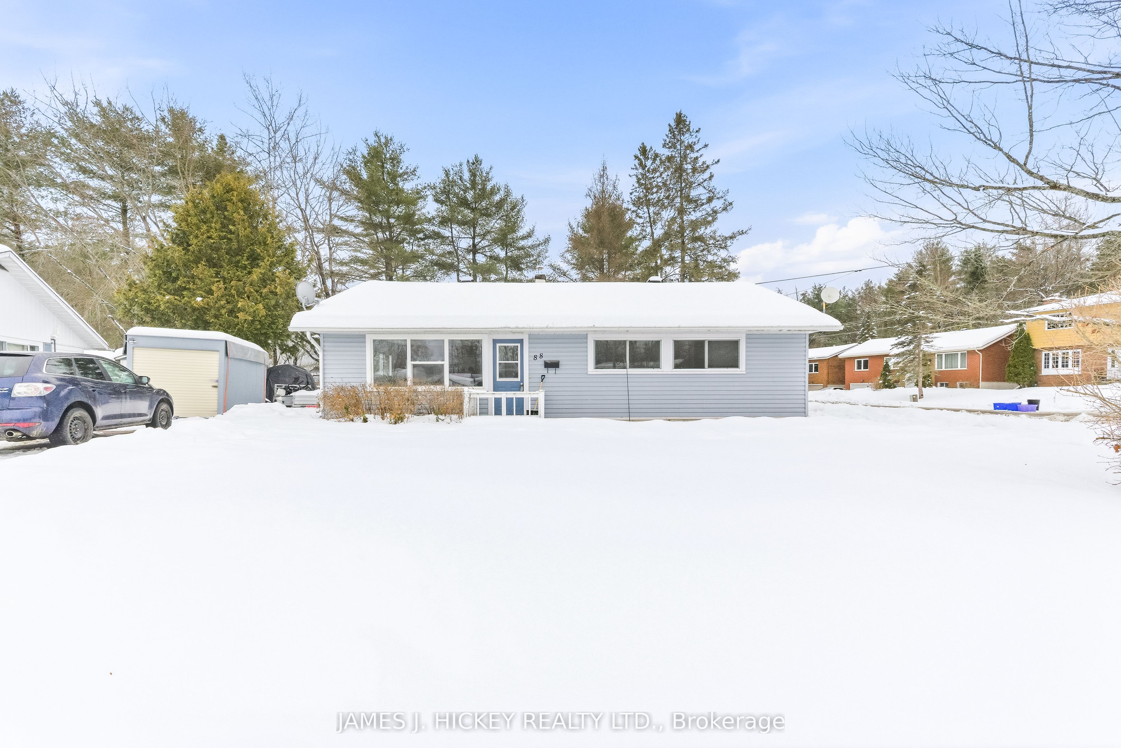 88 Glendale Avenue, Deep River, ON K0J 1P0 photo 2