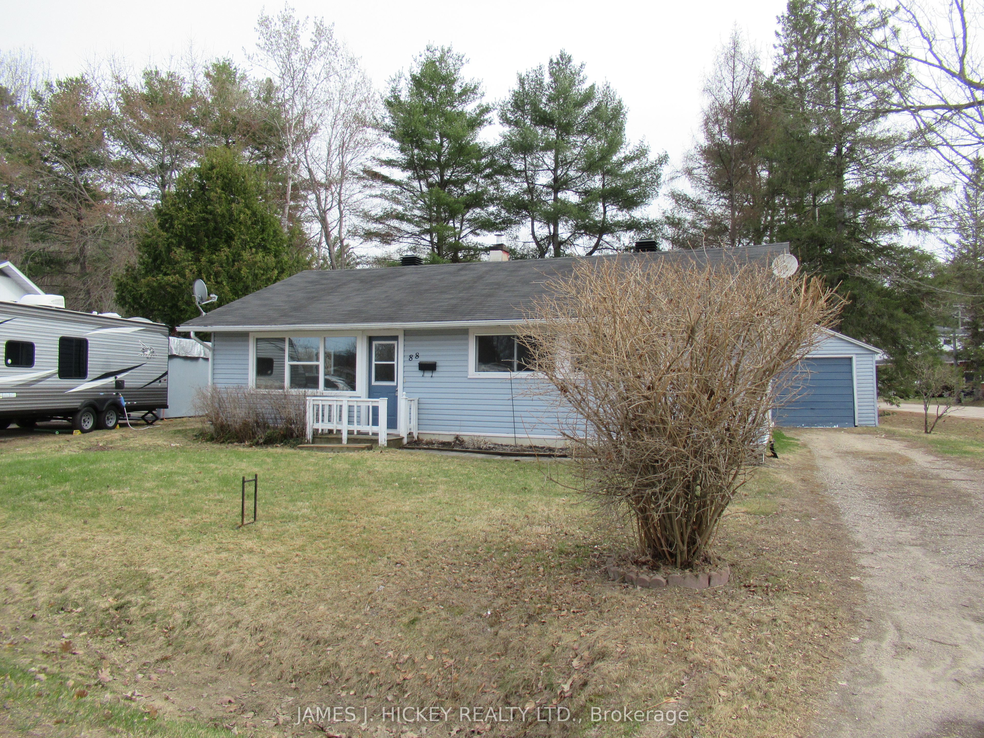 88 Glendale Avenue, Deep River, ON K0J 1P0 photo 3