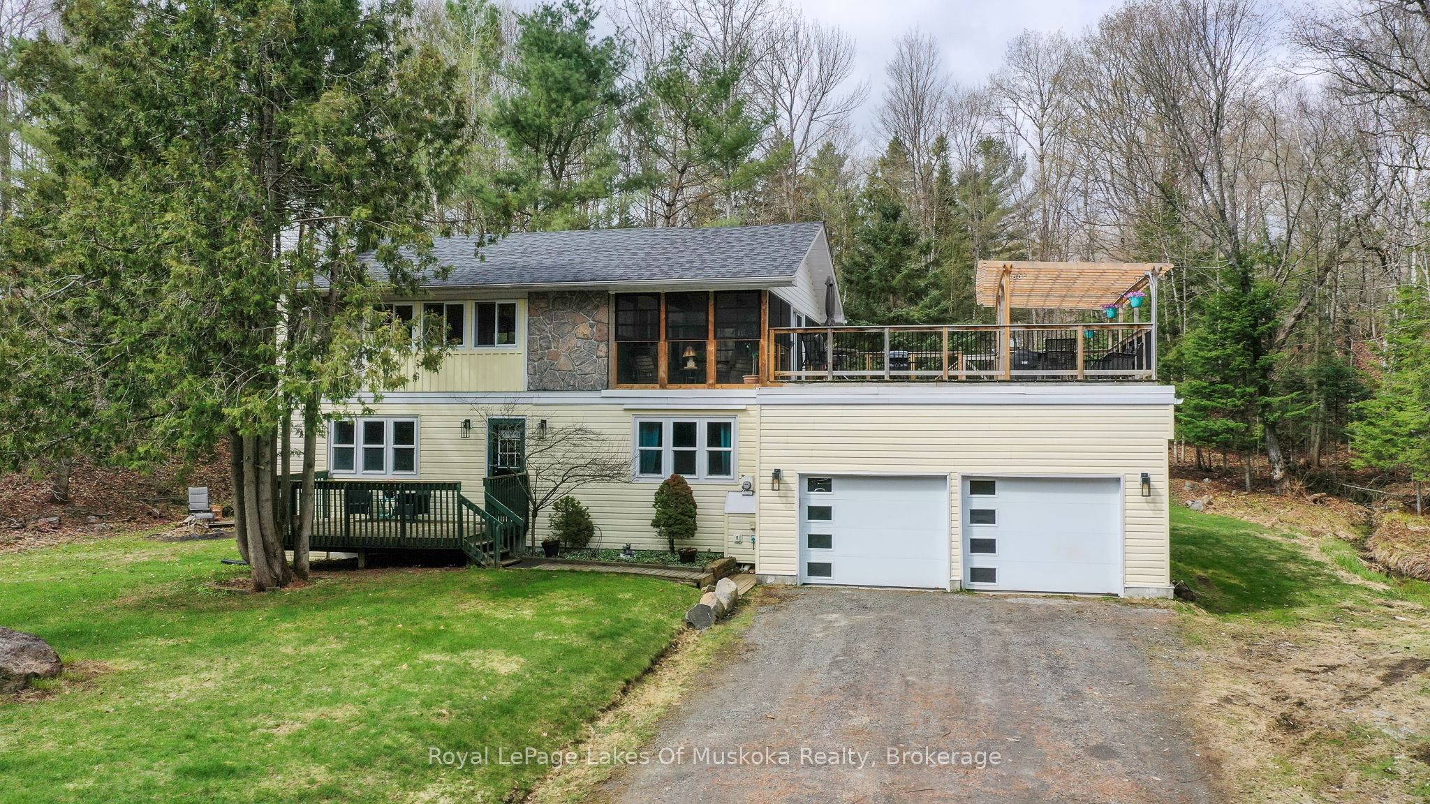 256 Woodland Drive, Huntsville, ON P1H 1A6