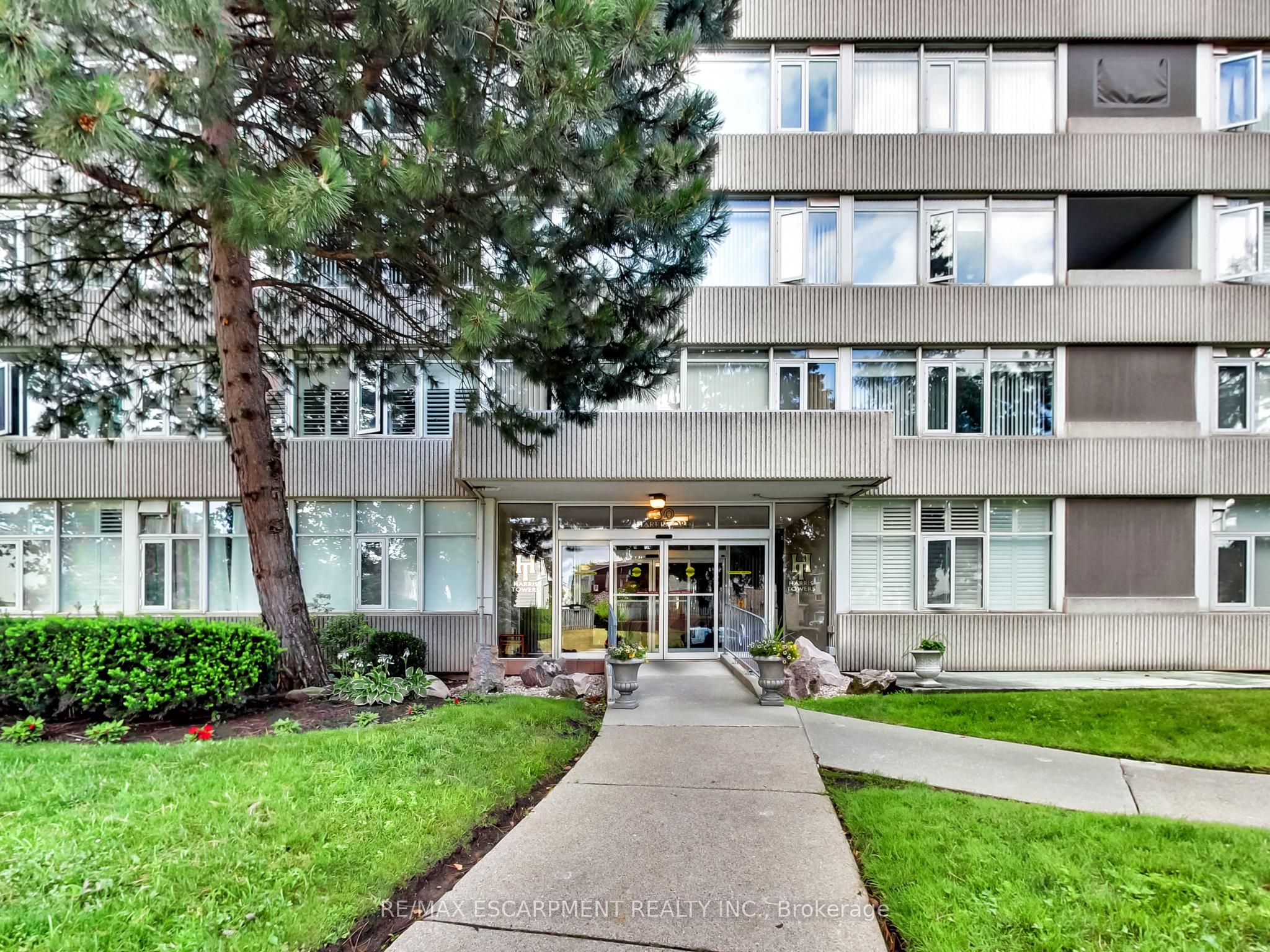 30 Harrisford Street 405, Hamilton, ON L8K 6M9 photo 2