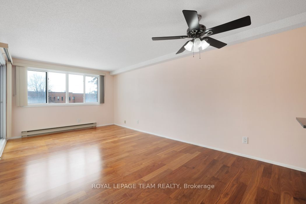 6532 Bilberry Drive 205, Orleans - Convent Glen and Area, ON K1C 4N9 photo 5