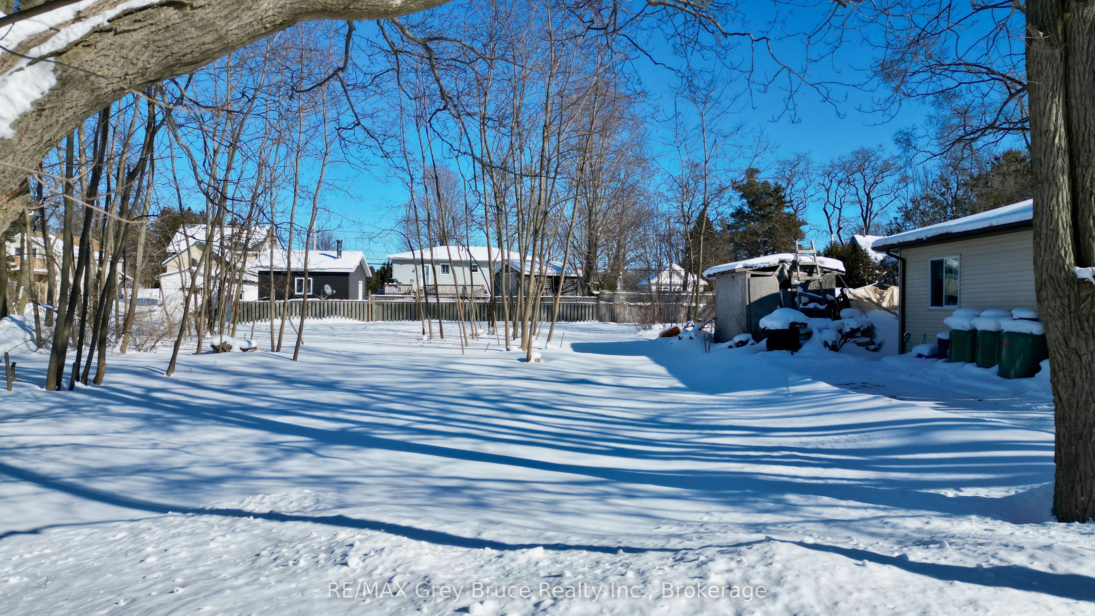 15 Tackabury Street, Northern Bruce Peninsula, ON N0H 1W0 photo 3