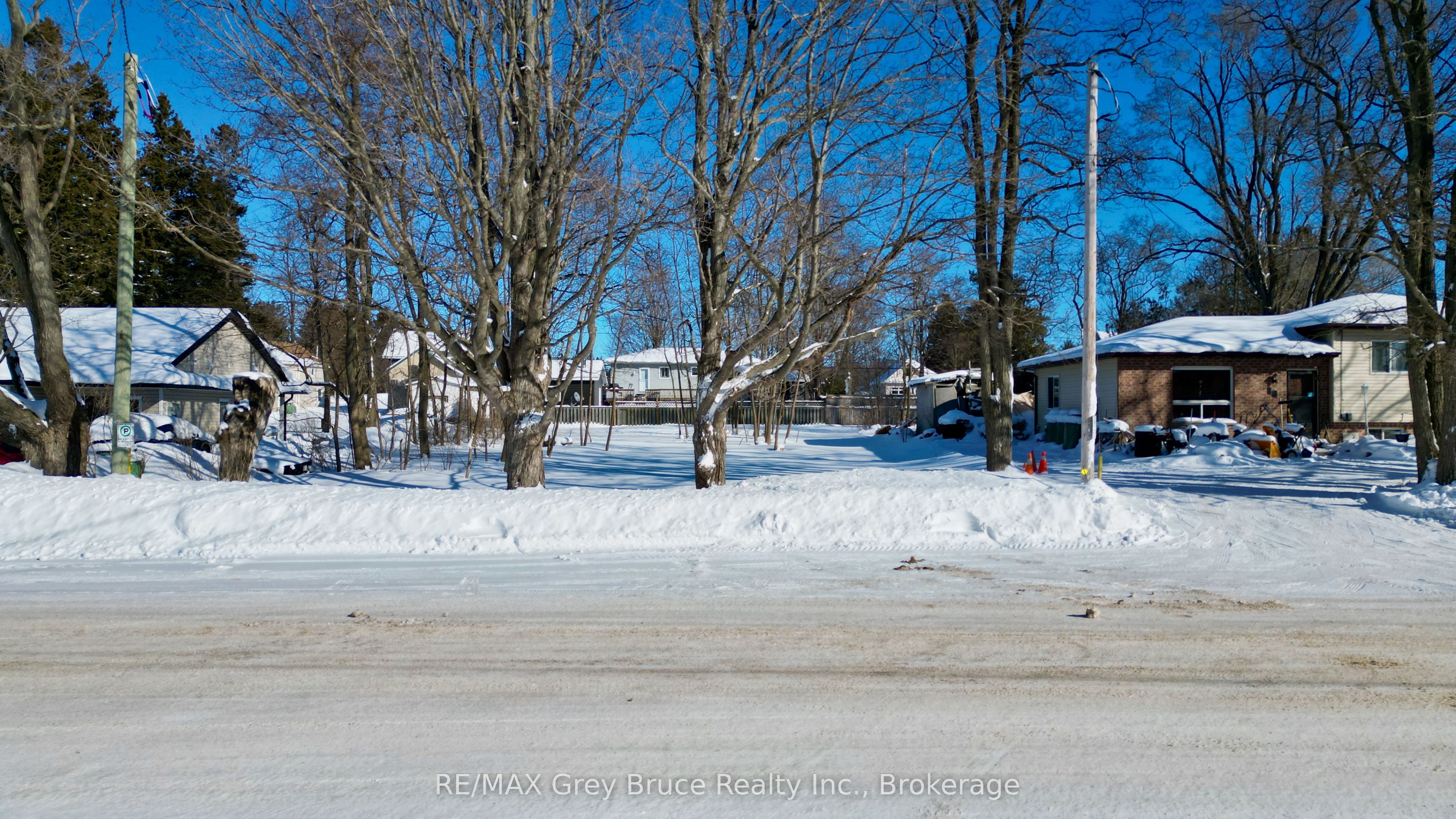 15 Tackabury Street, Northern Bruce Peninsula, ON N0H 1W0 photo 5