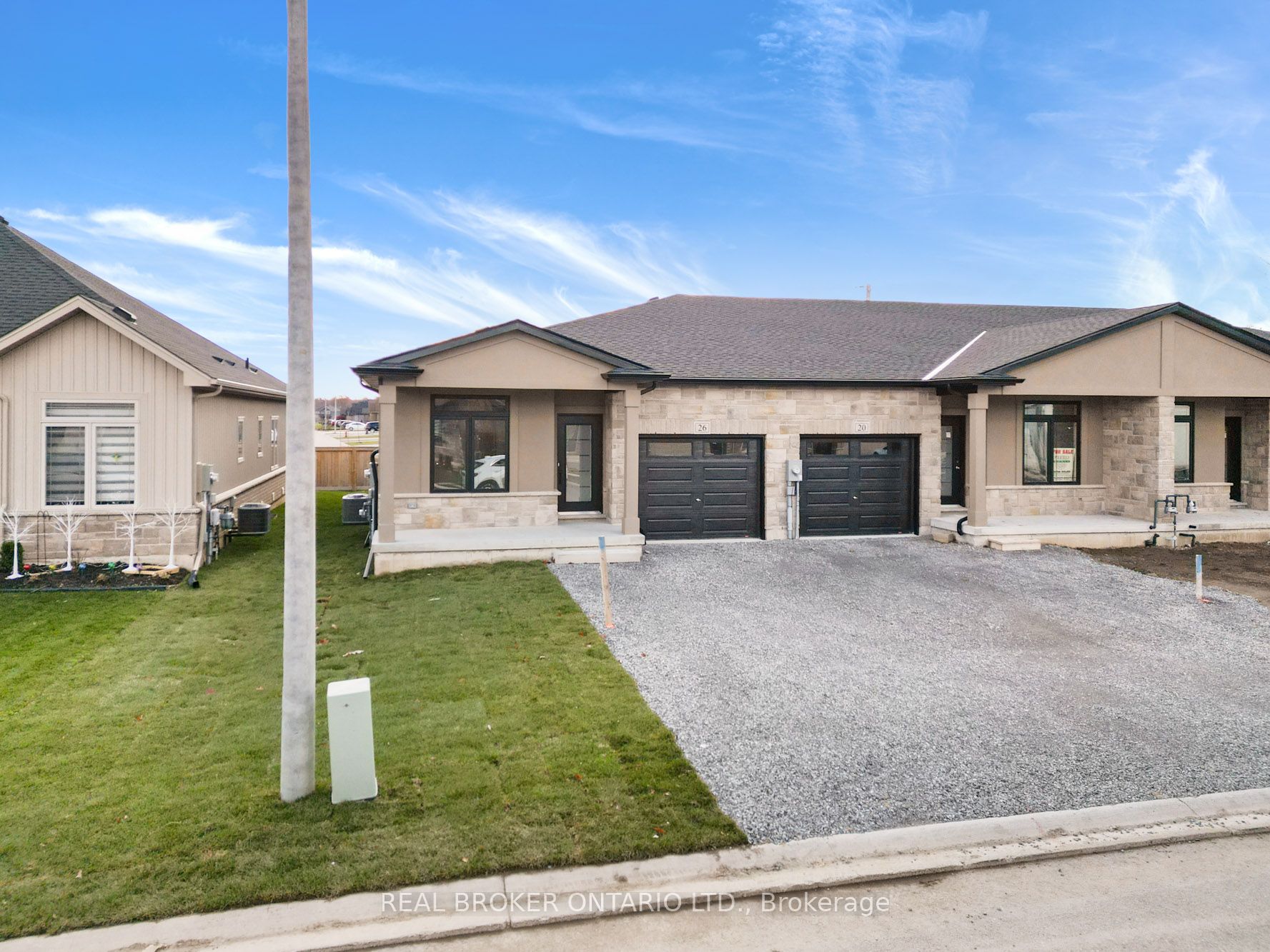 26 AUSTIN Drive, Welland, ON L3C 0J8 photo 3