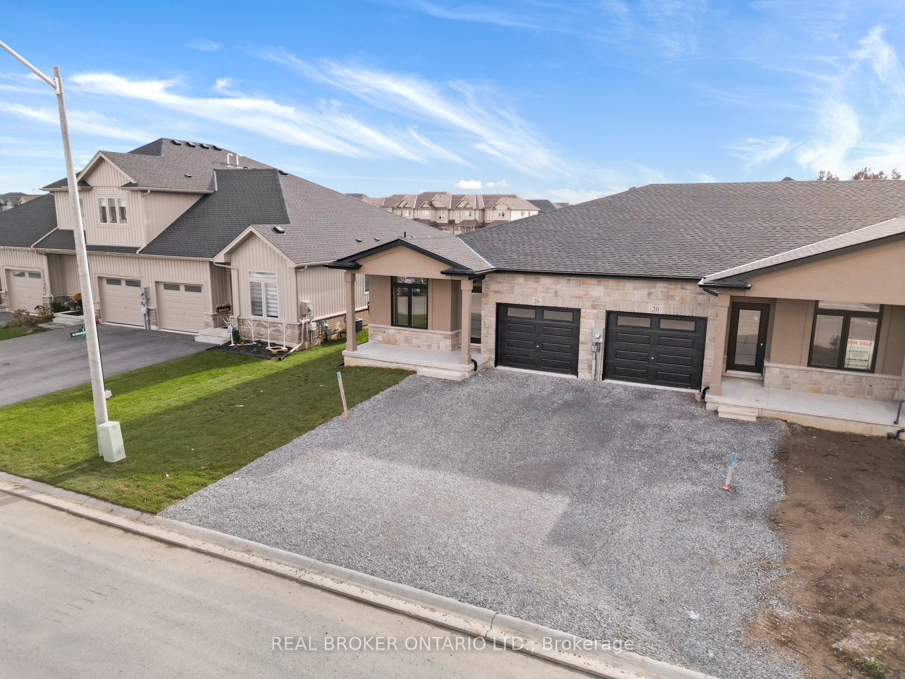 26 AUSTIN Drive, Welland, ON L3C 0J8 photo 4
