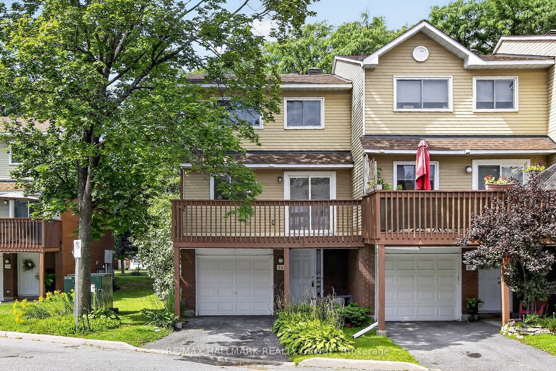 86 Esterlawn Private 7, McKellar Heights - Glabar Park and Area, ON K2A 4C1 photo 2