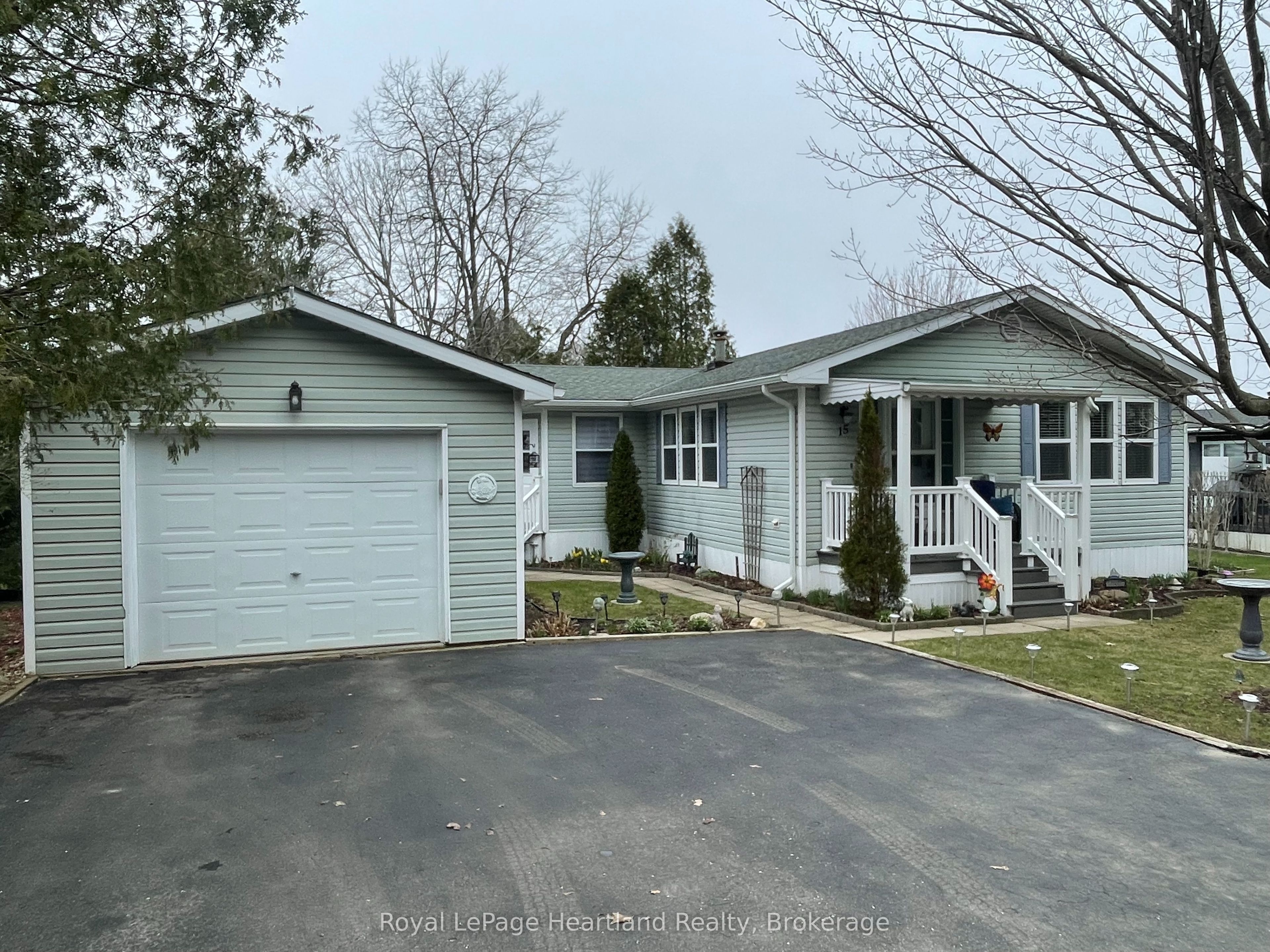 15 Huron Lane, Ashfield-Colborne-Wawanosh, ON N7A 3Y2 photo 3