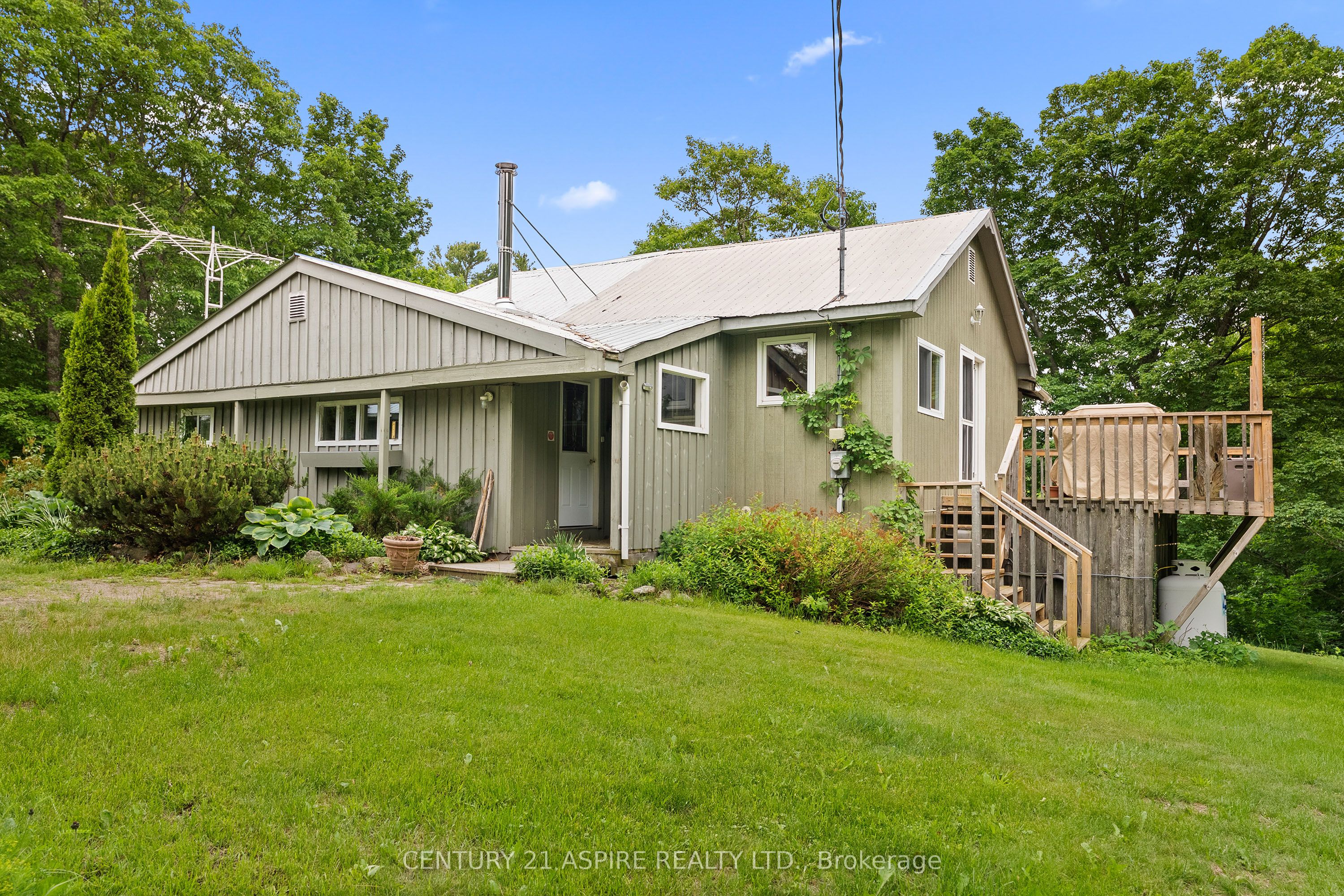 72 Maplewood Road, Hastings Highlands, ON K0J 1L0