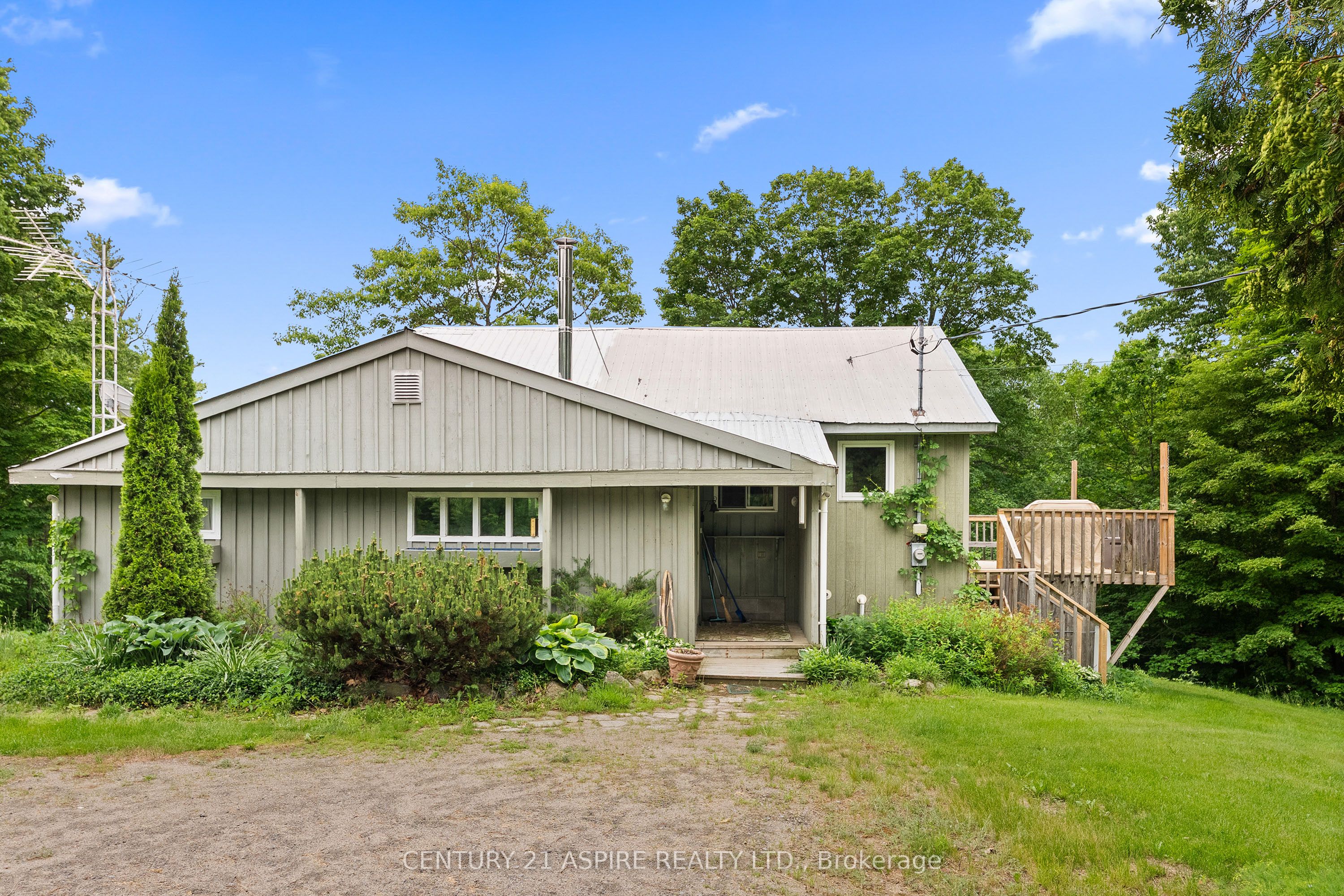 72 Maplewood Road, Hastings Highlands, ON K0J 1L0 photo 2