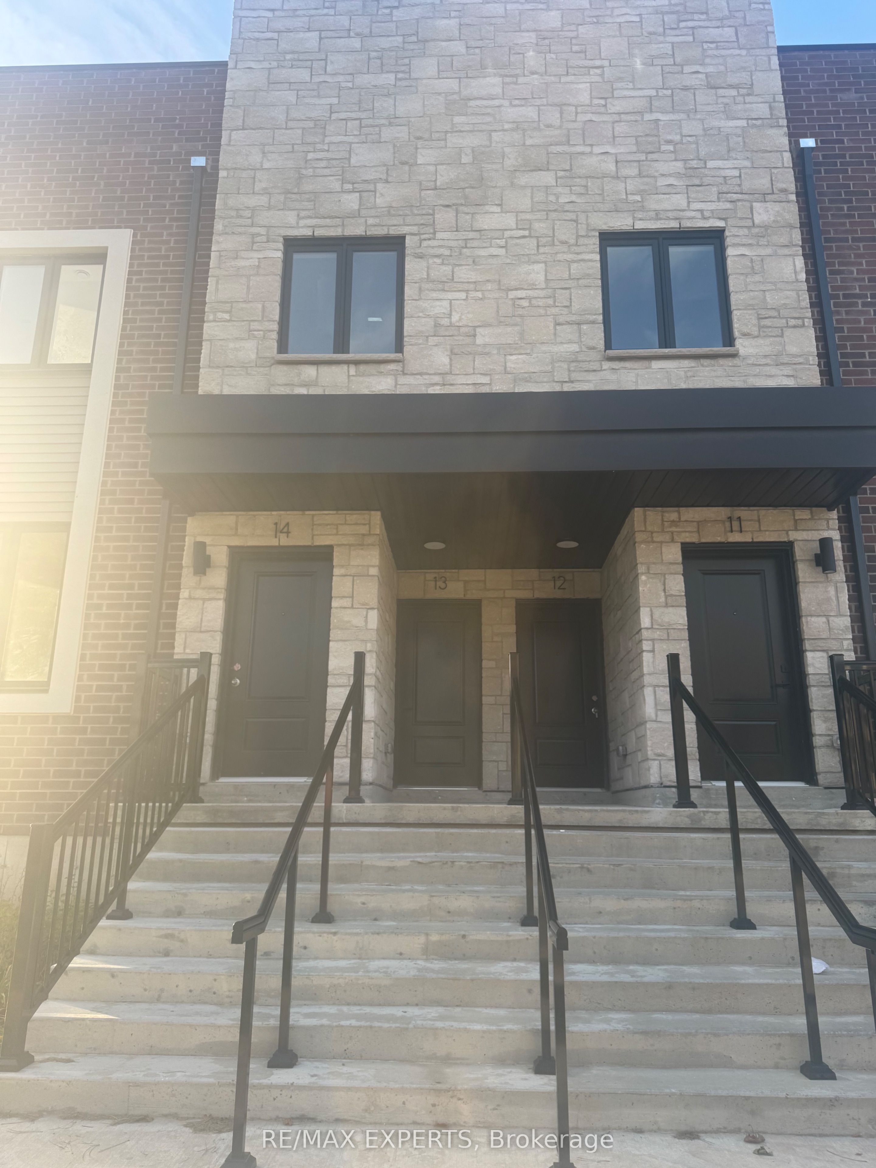 2 Slessor Boulevard 13, Grimsby, ON L3M 3T2