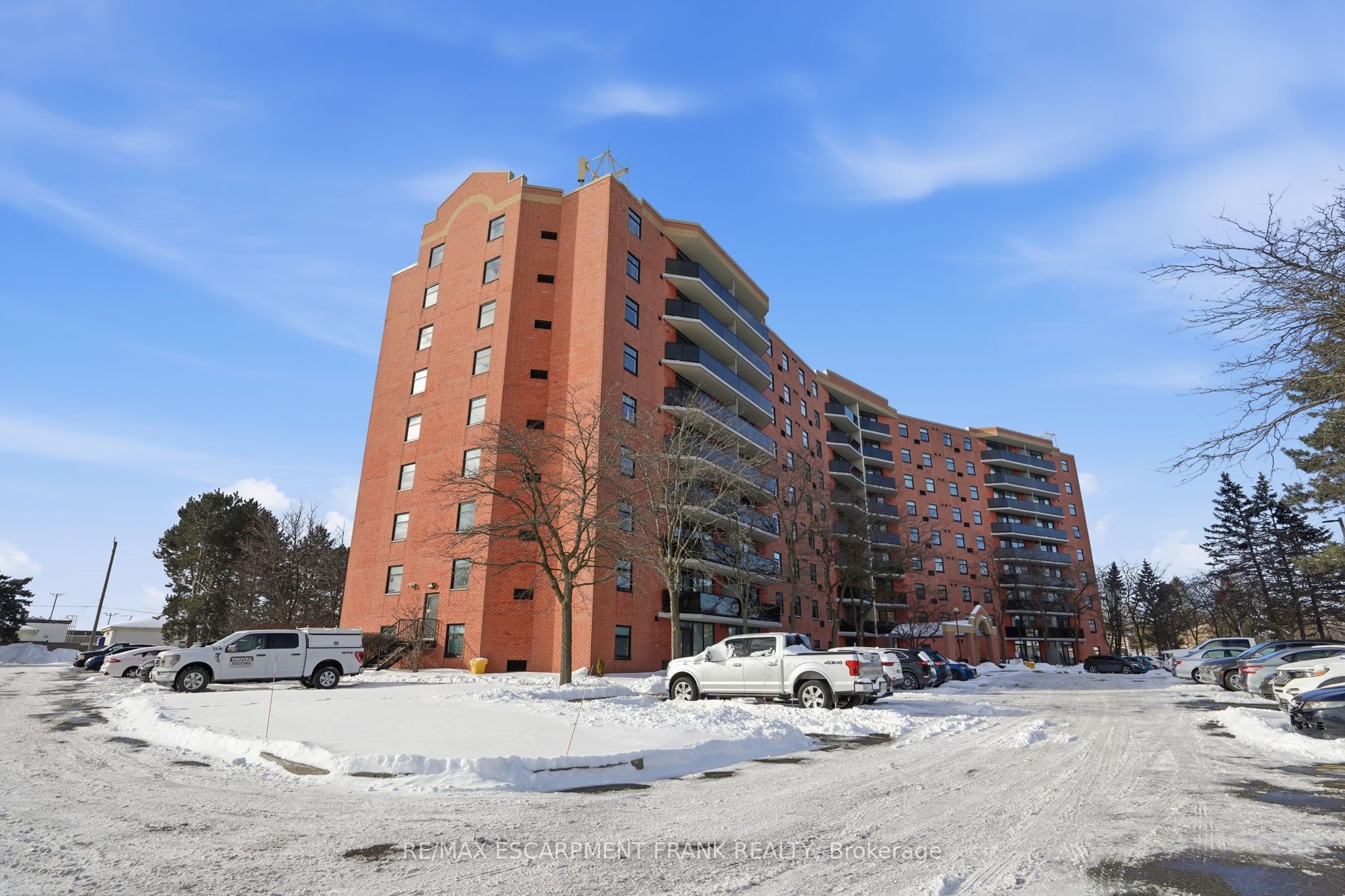 9 Bonheur Court 808, Brantford, ON N3P 1Z5 photo 2
