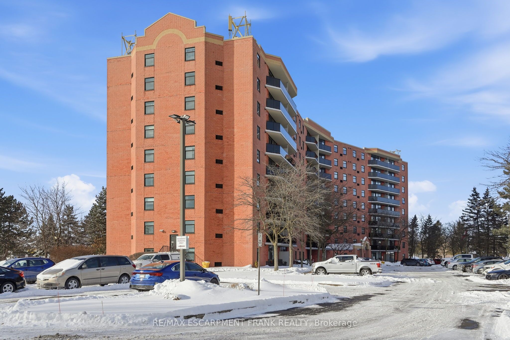 9 Bonheur Court 808, Brantford, ON N3P 1Z5 photo 3