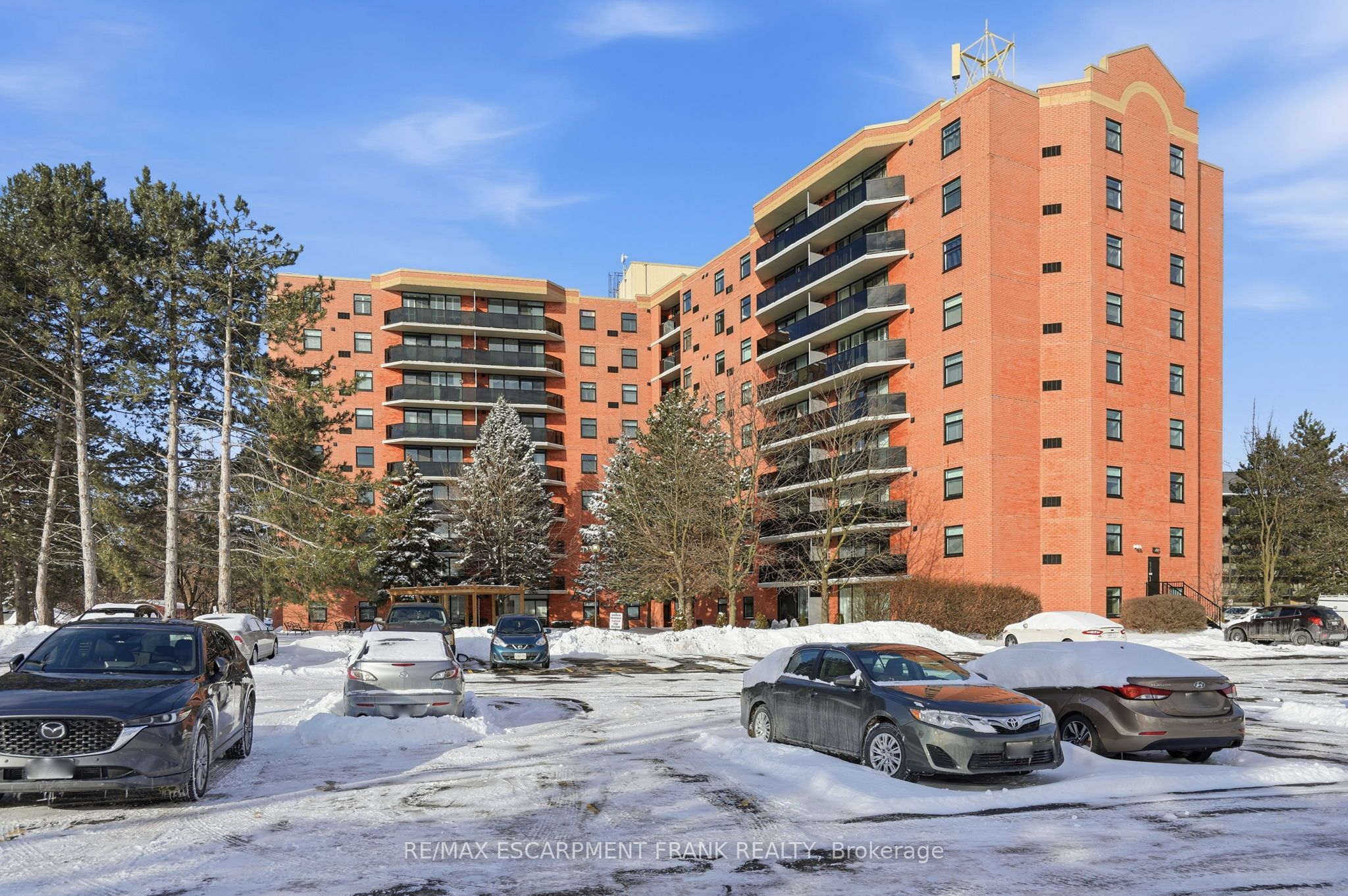 9 Bonheur Court 808, Brantford, ON N3P 1Z5 photo 4