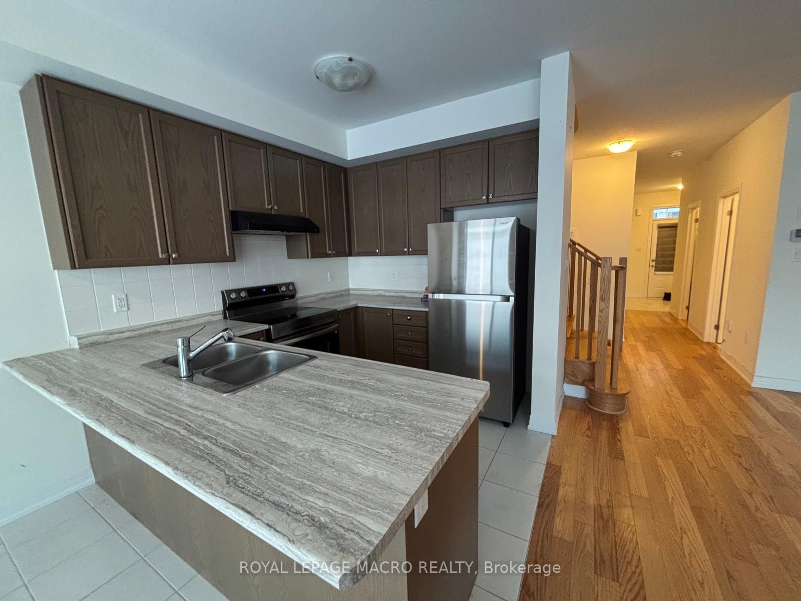106 Selection Heights, Thorold, ON L2V 0N7 photo 3