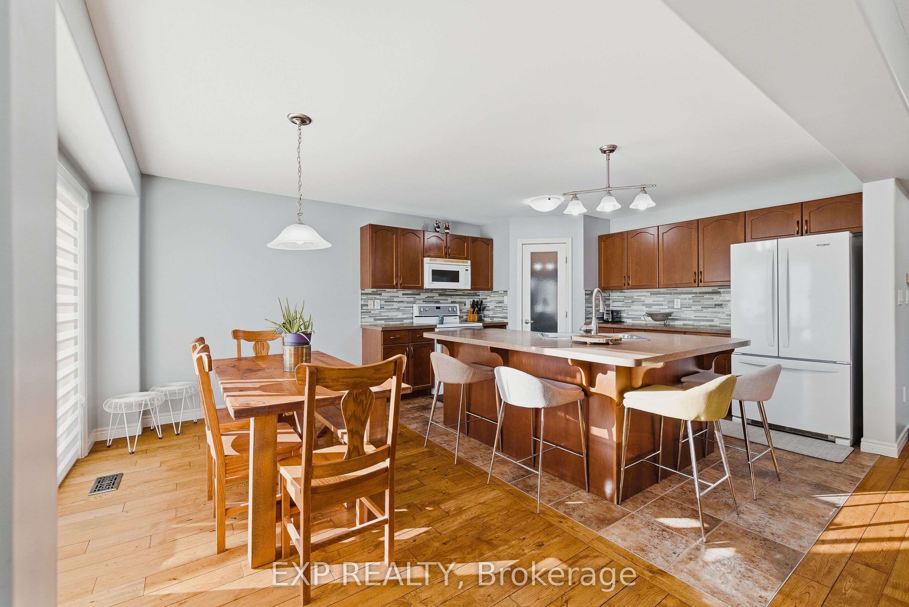 23 Doon Creek Street, Kitchener, ON N2R 0B4 photo 3