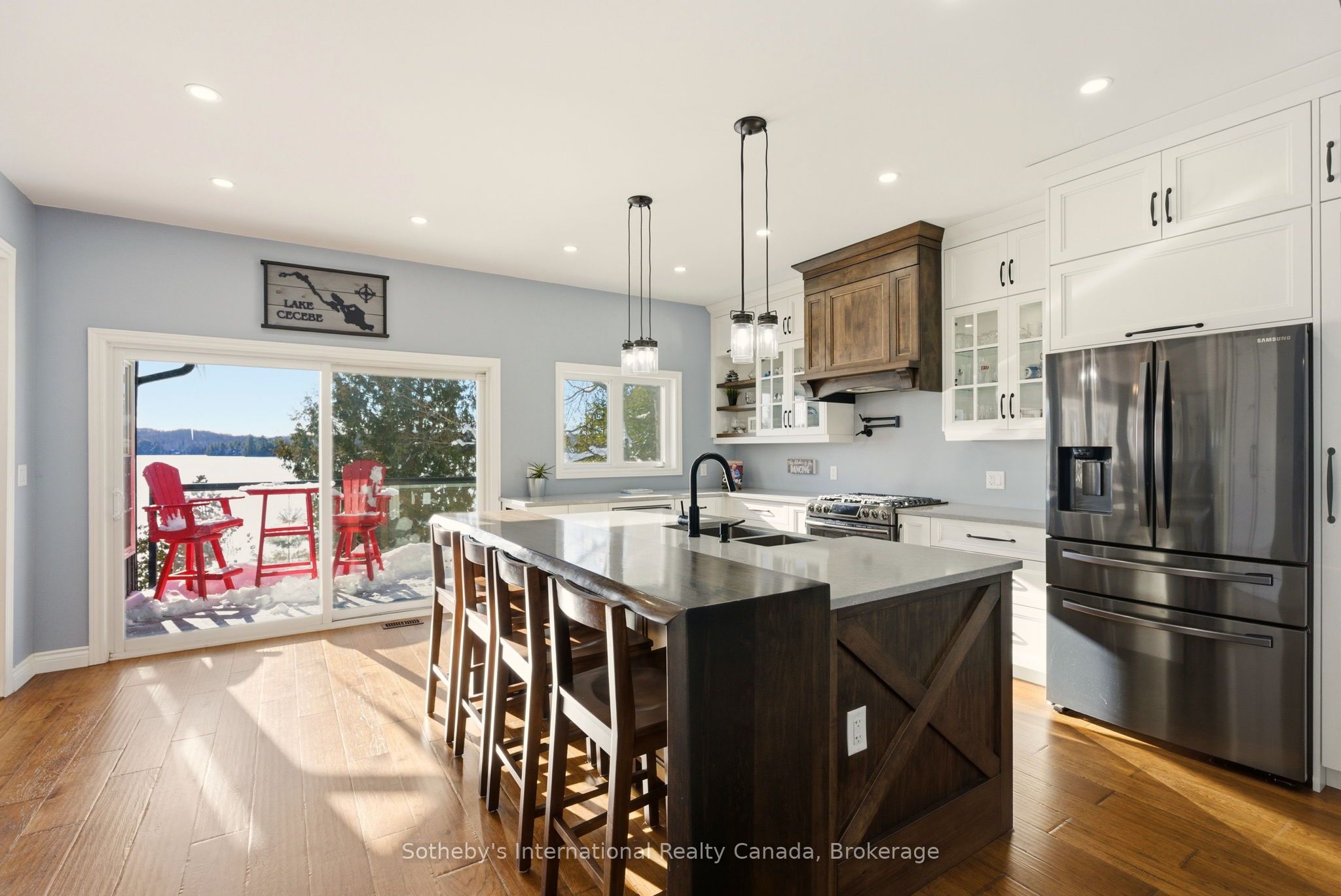 126 CHAPMAN Drive SE, Magnetawan, ON P0A 1P0 photo 2