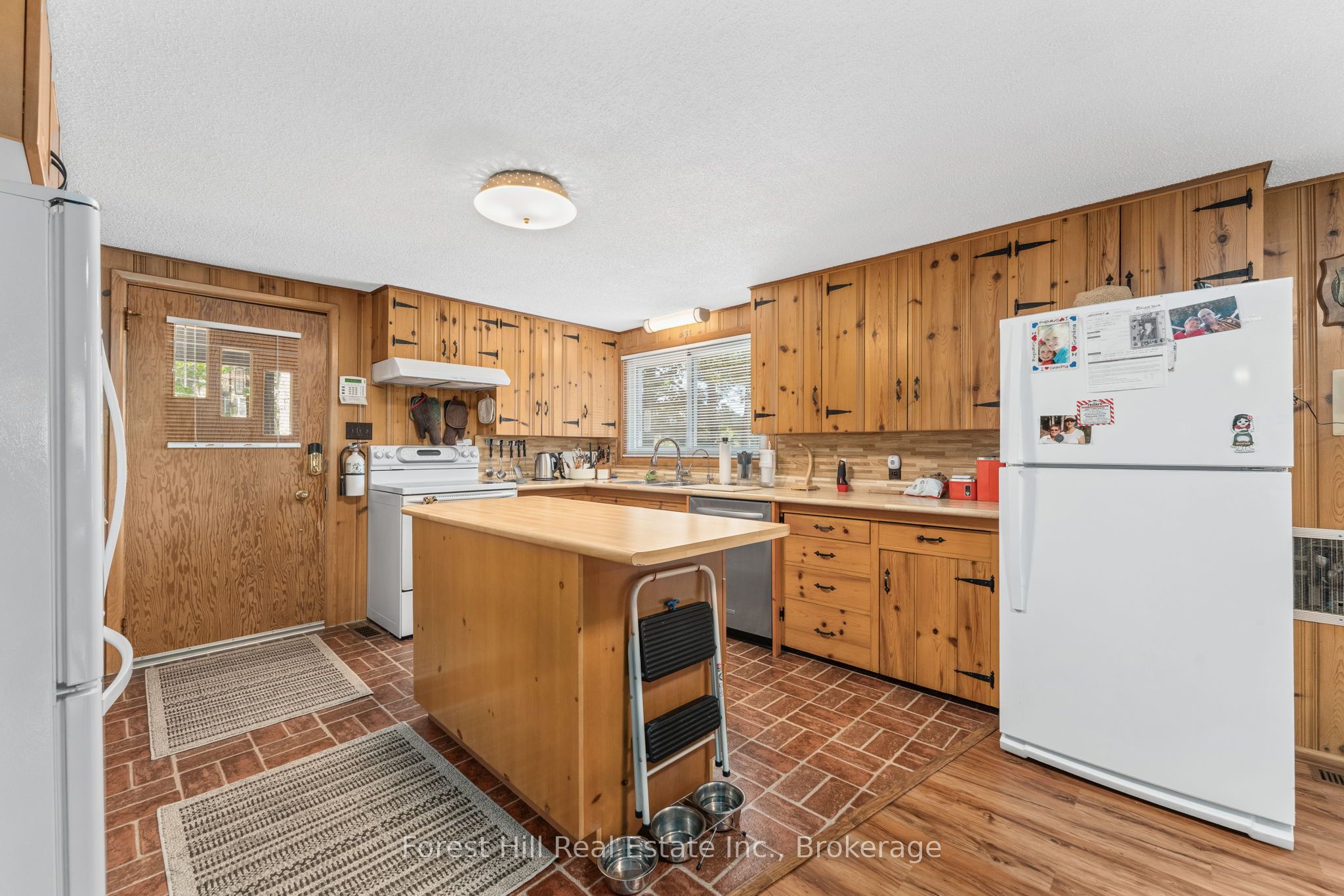 1062 Pine Lake Road, Gravenhurst, ON P1P 1R2 photo 5