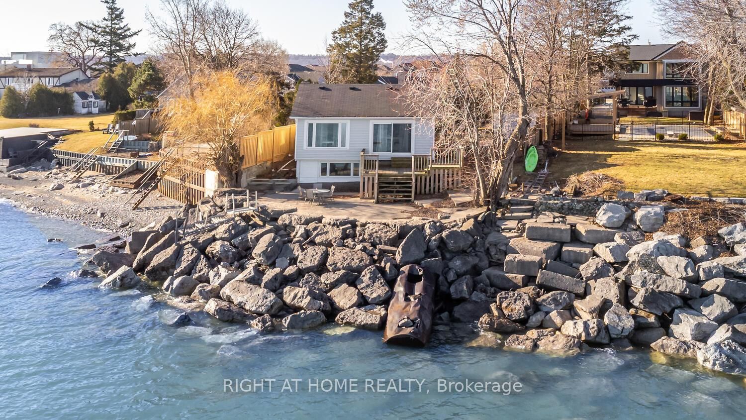18 1/2 LAKESHORE Drive, Hamilton, ON L8E 5C6 photo 2