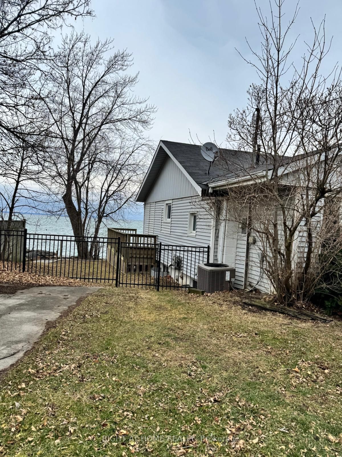 18 1/2 LAKESHORE Drive, Hamilton, ON L8E 5C6 photo 4