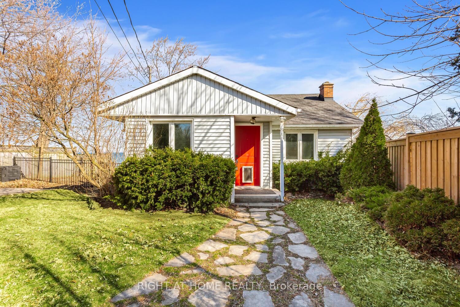 18 1/2 LAKESHORE Drive, Hamilton, ON L8E 5C6 photo 5