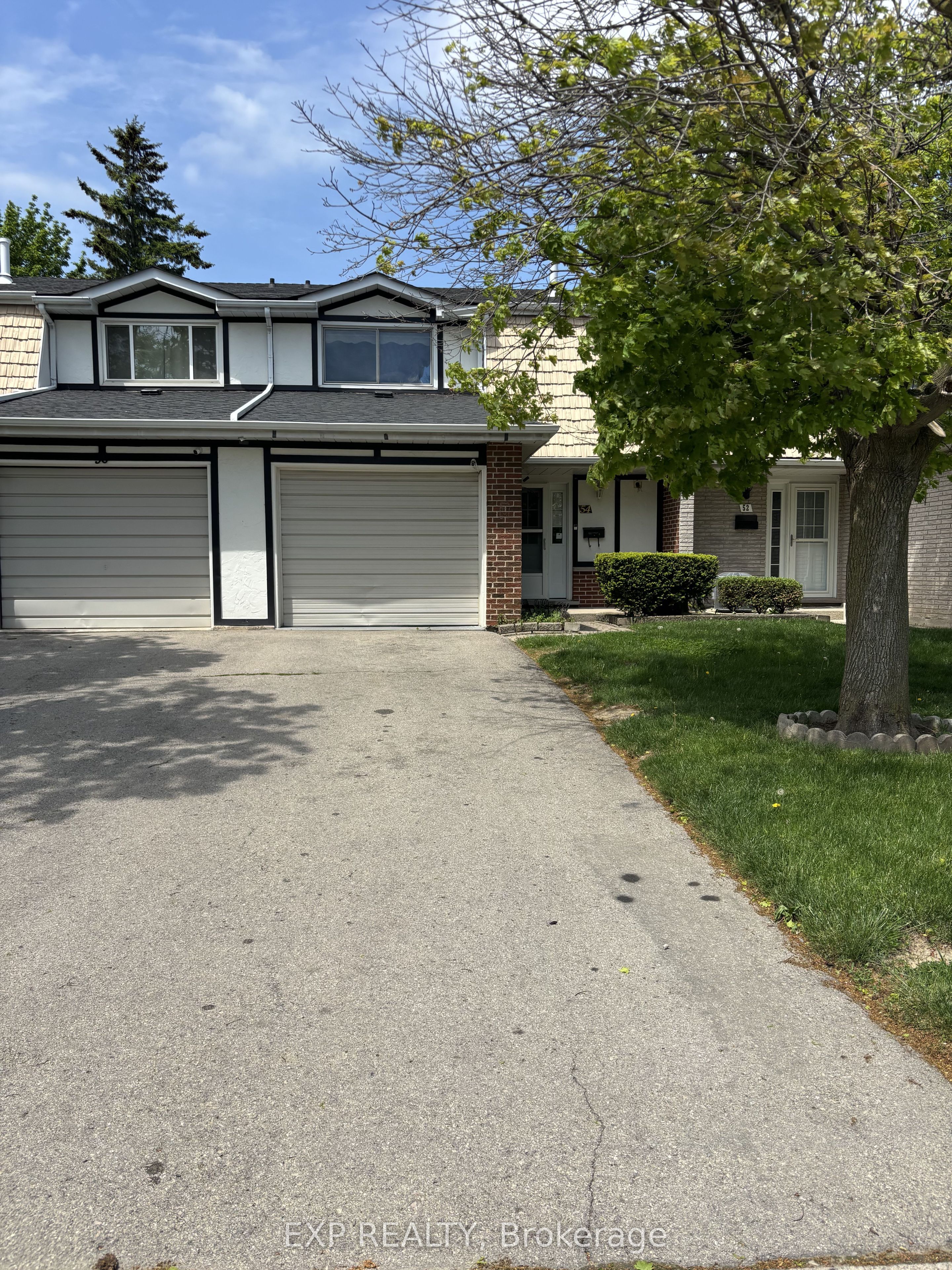 54 Nicklaus Drive, Hamilton, ON L8K 6H3