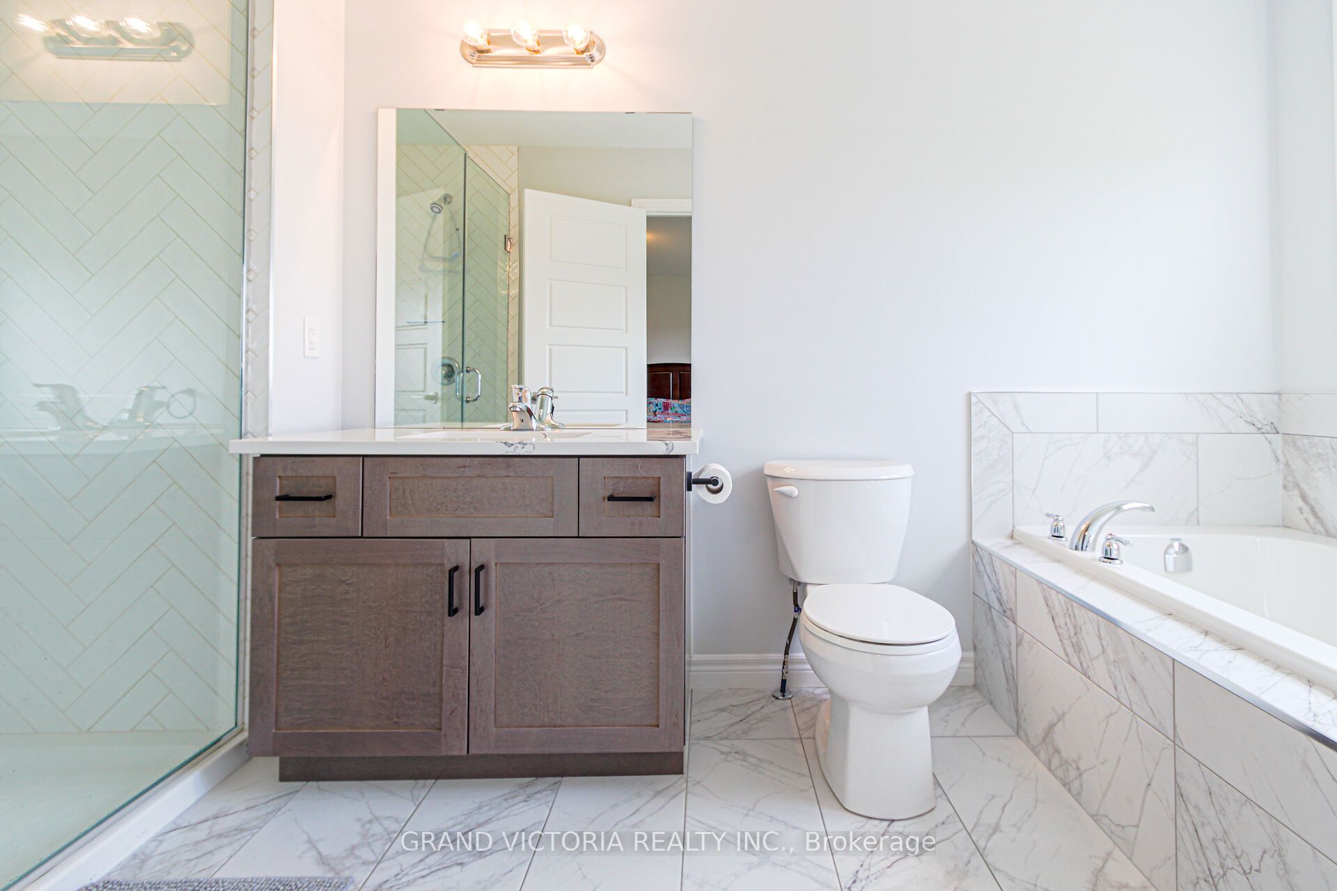 28 Zoe Lane, Hamilton, ON L0R 1C0 photo 4