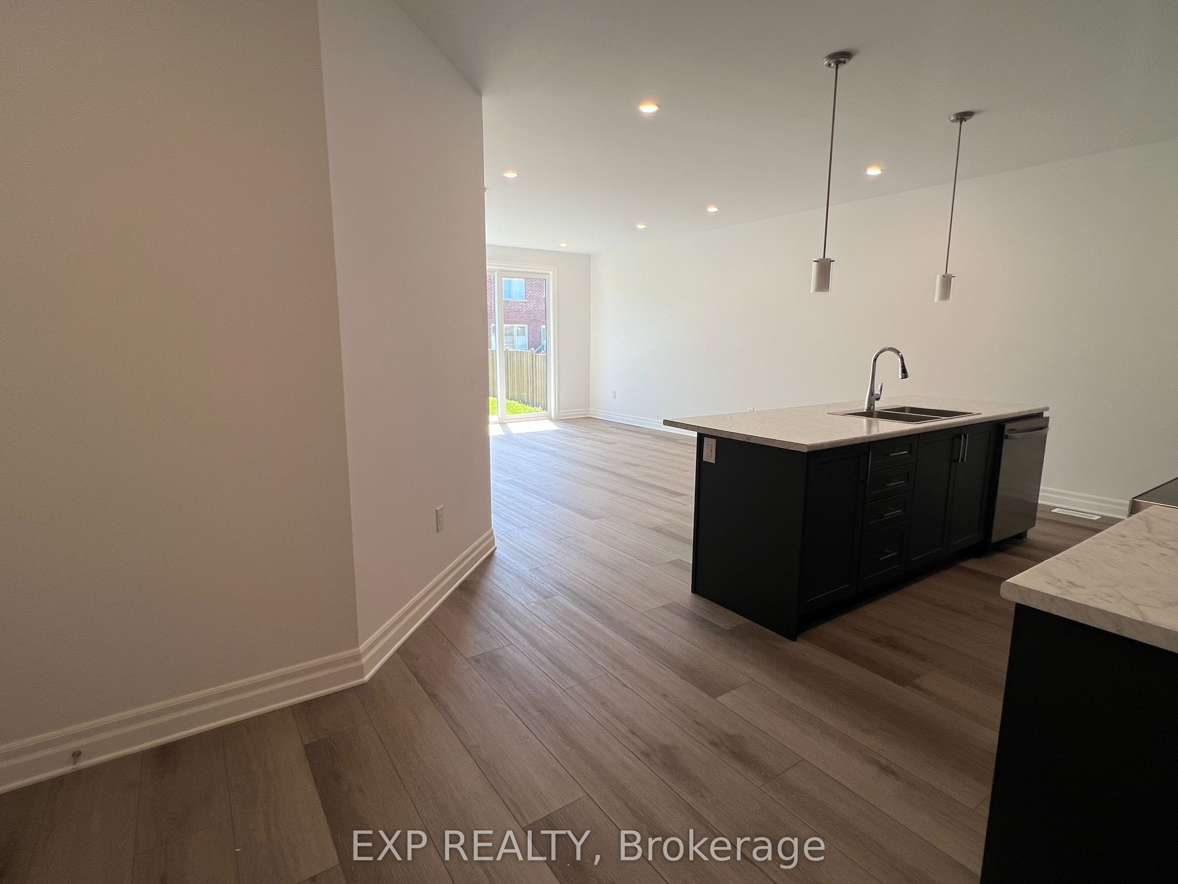 7532 Splendour Drive Main, Niagara Falls, ON L2H 3V9 photo 3