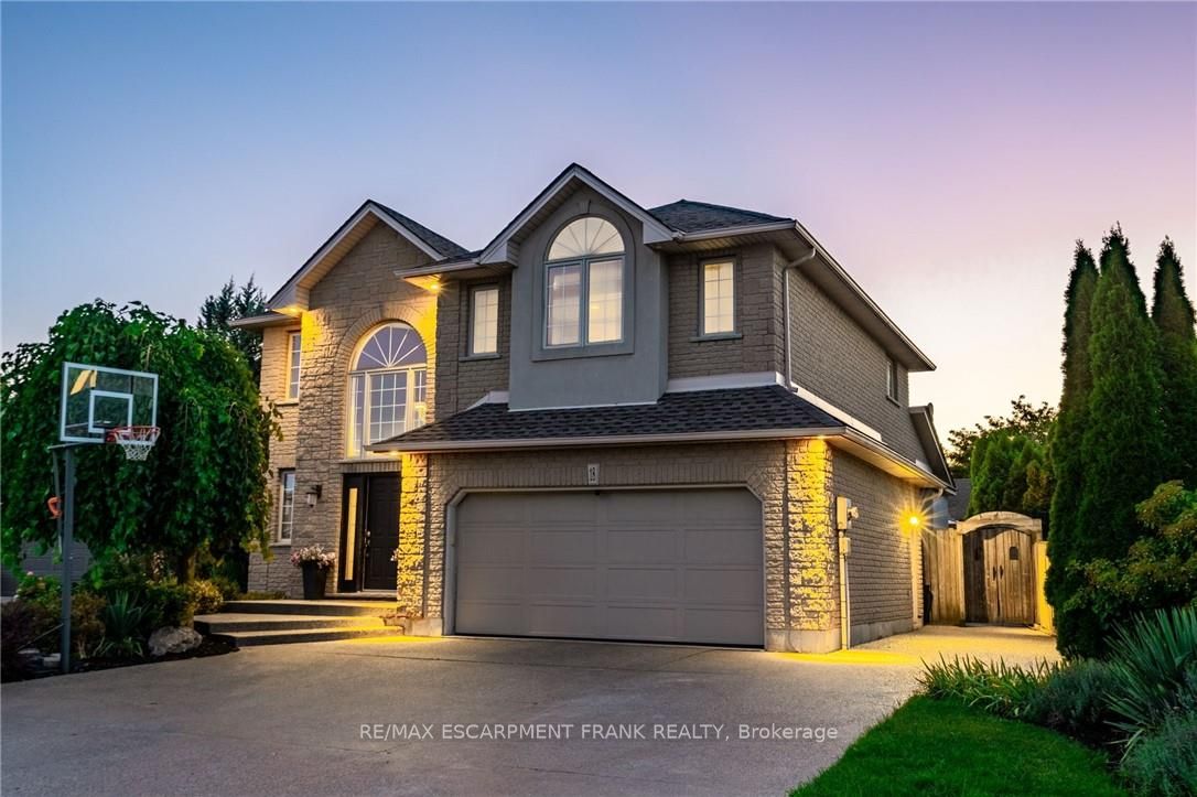 18 Konstantine Court, Hamilton, ON L9B 2T3 photo 3