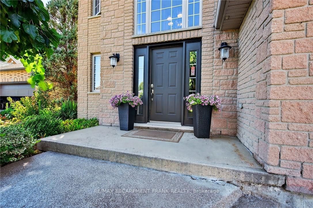 18 Konstantine Court, Hamilton, ON L9B 2T3 photo 4