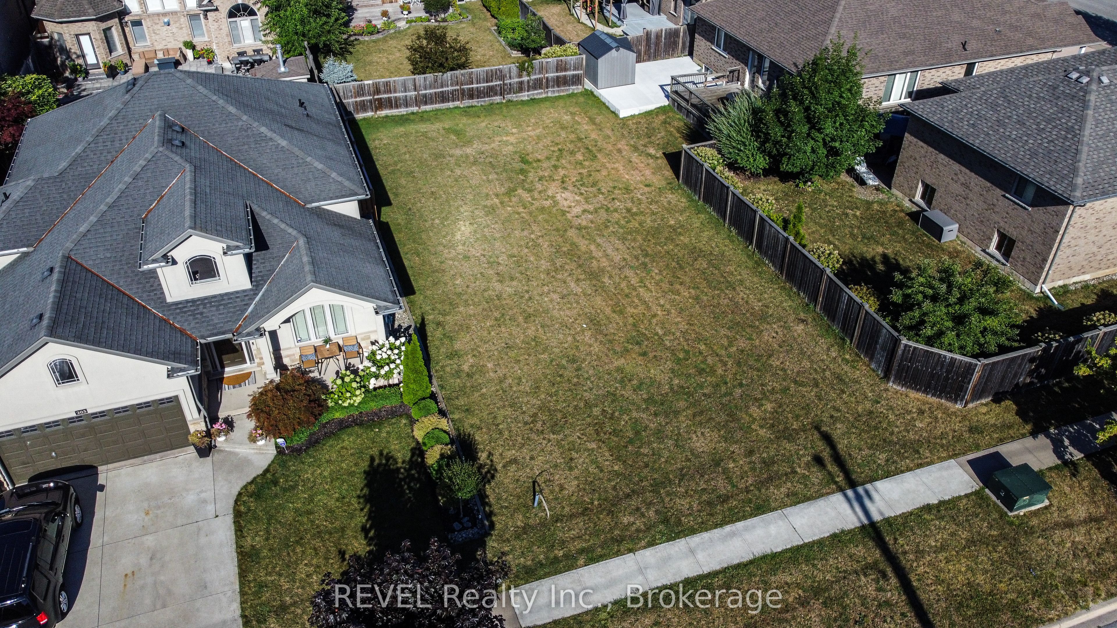 201 First Street Louth N/A, St. Catharines, ON L2W 1C2 photo 3