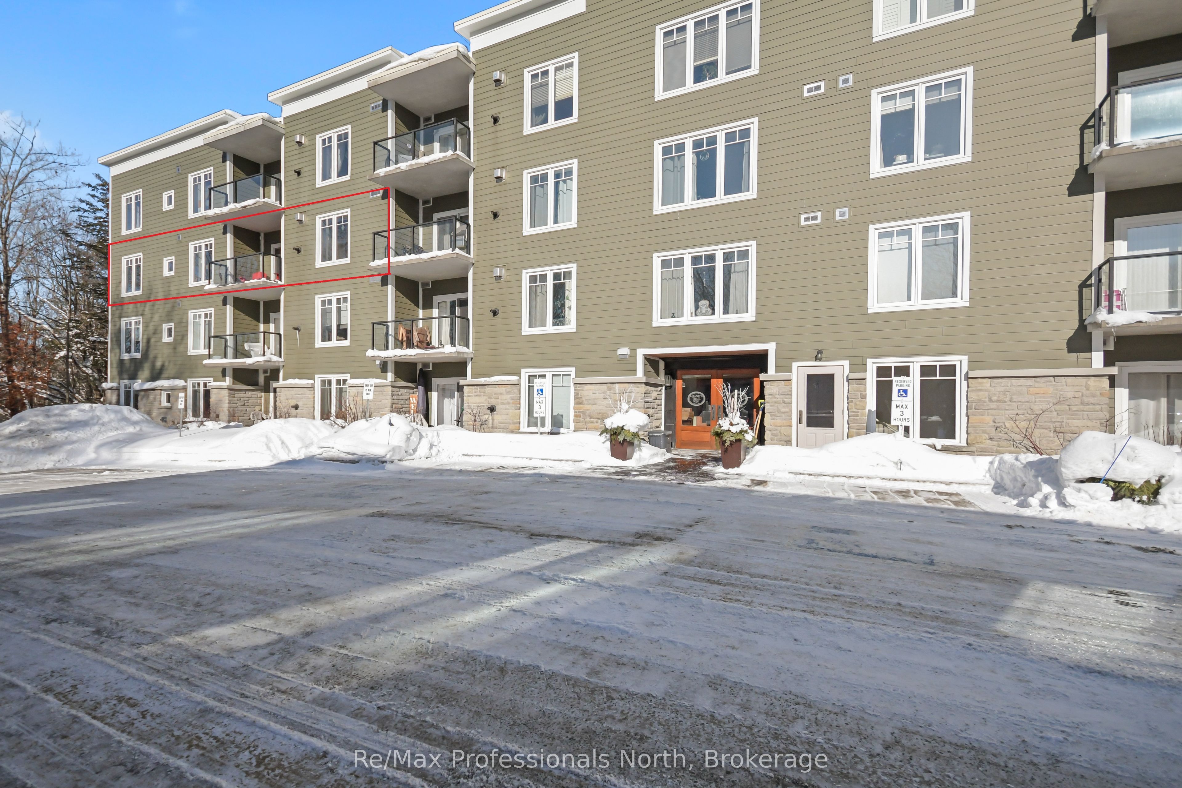 391 James Street W 302, Gravenhurst, ON P1P 0A5
