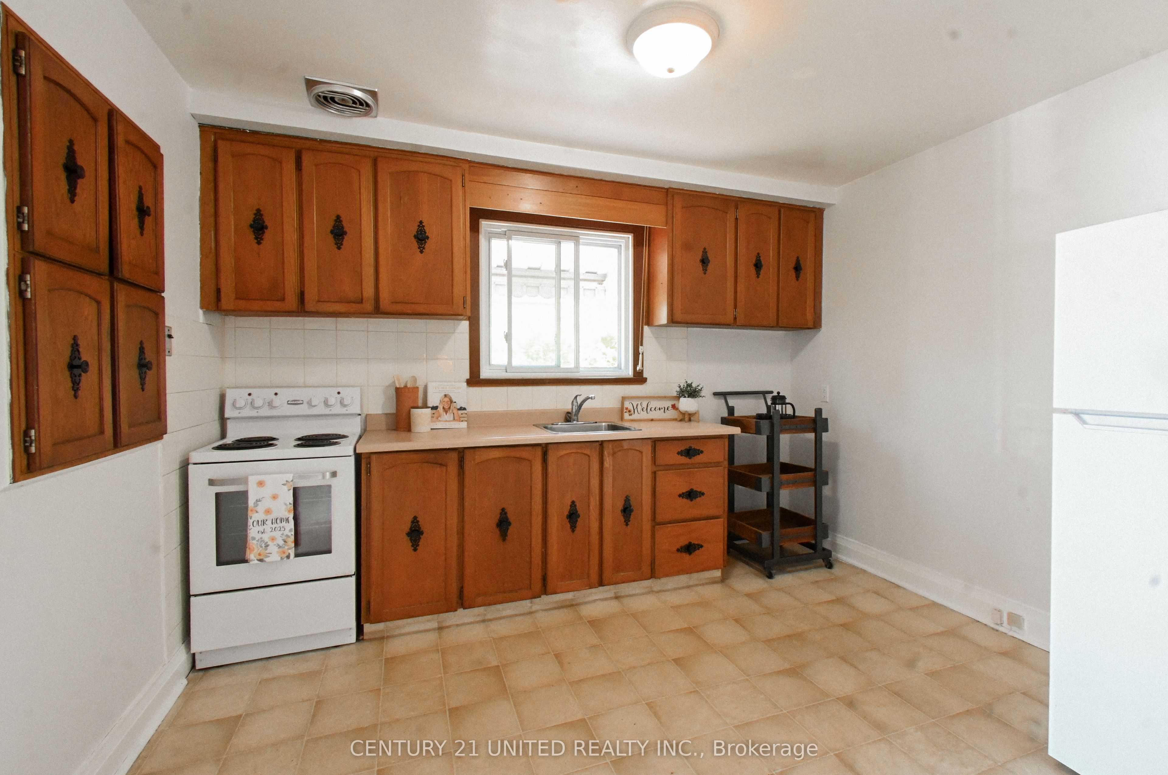 567 O'Connell Road, Peterborough, ON K9J 4E2 photo 4