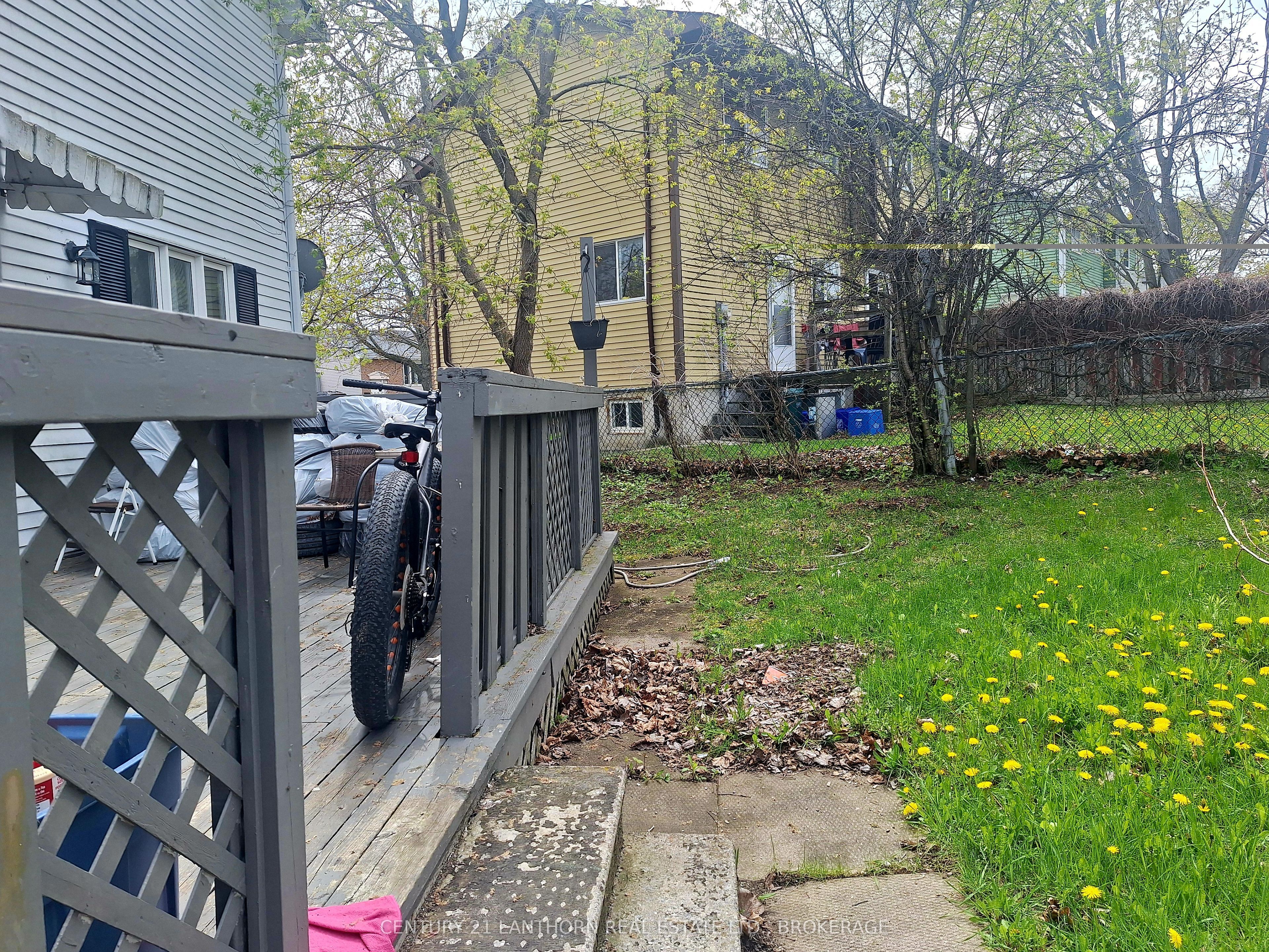 6 Woodstone Crescent, Kingston, ON K7M 6K9 photo 2