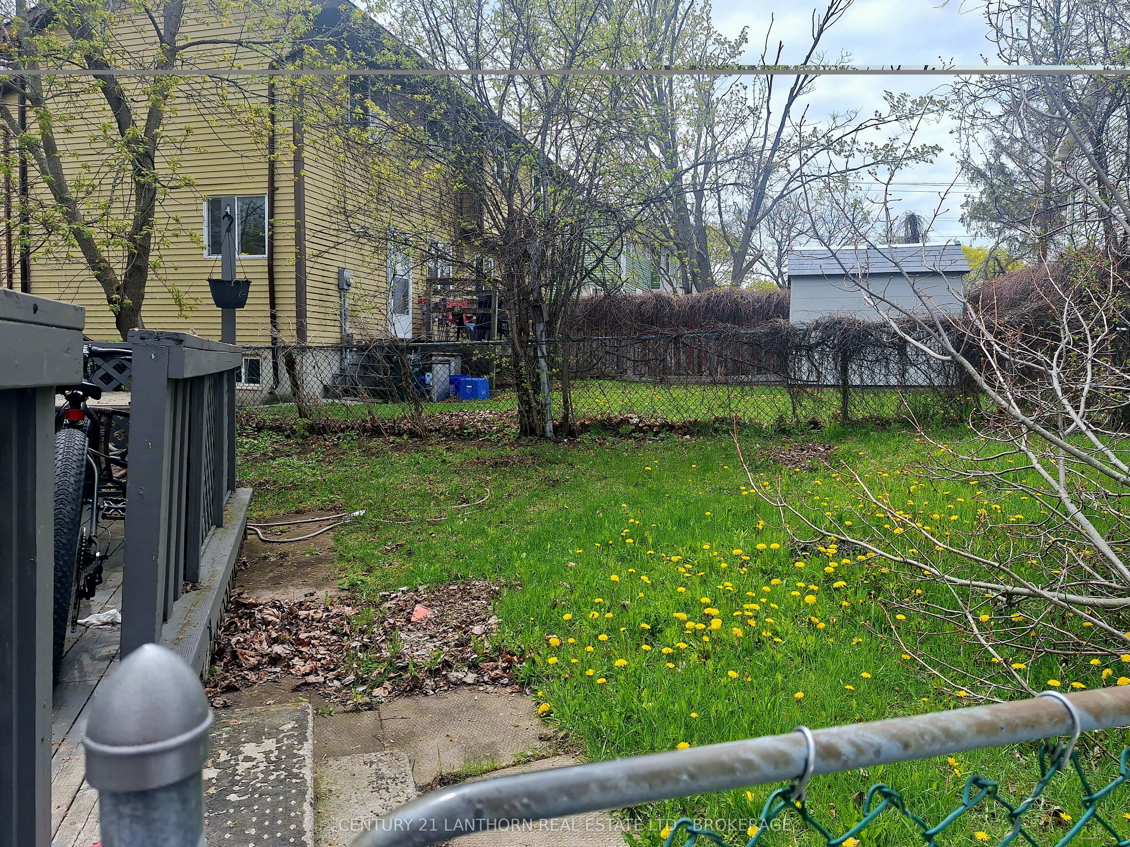 6 Woodstone Crescent, Kingston, ON K7M 6K9 photo 3