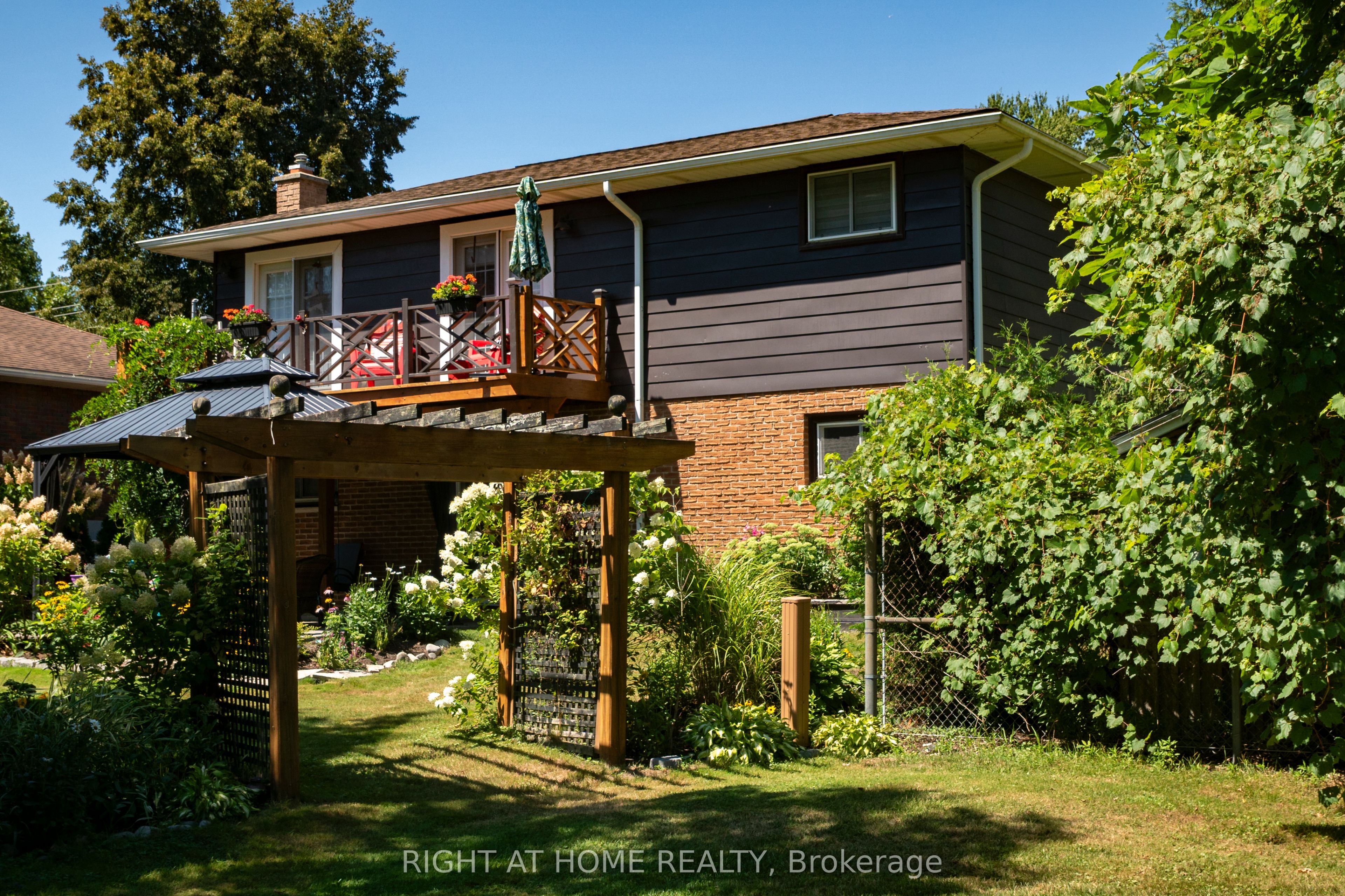 144 Canterbury Street, Ingersoll, ON N5C 1C8