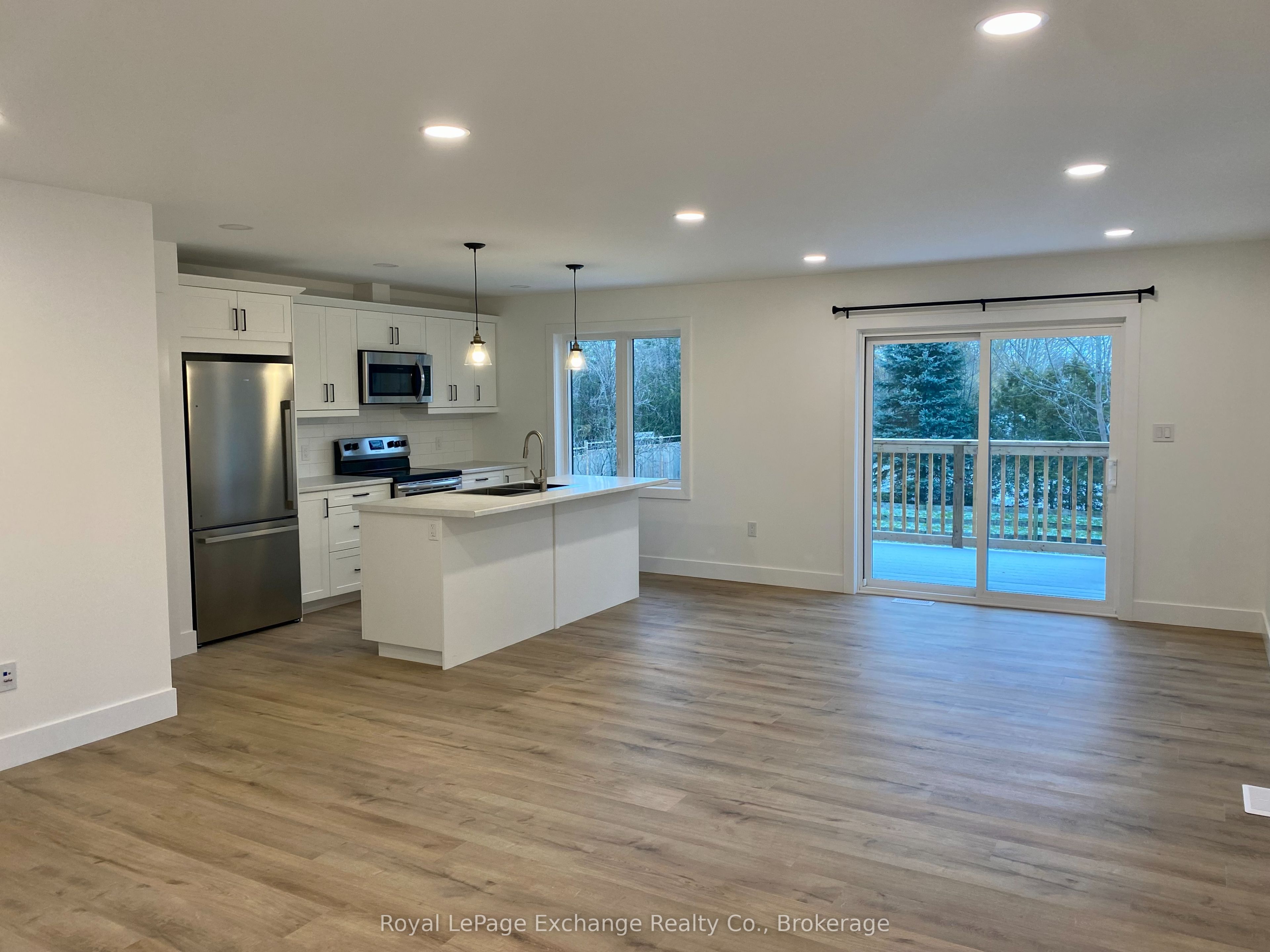 1085 Sutton Street, Kincardine, ON N2Z 2G1 photo 5