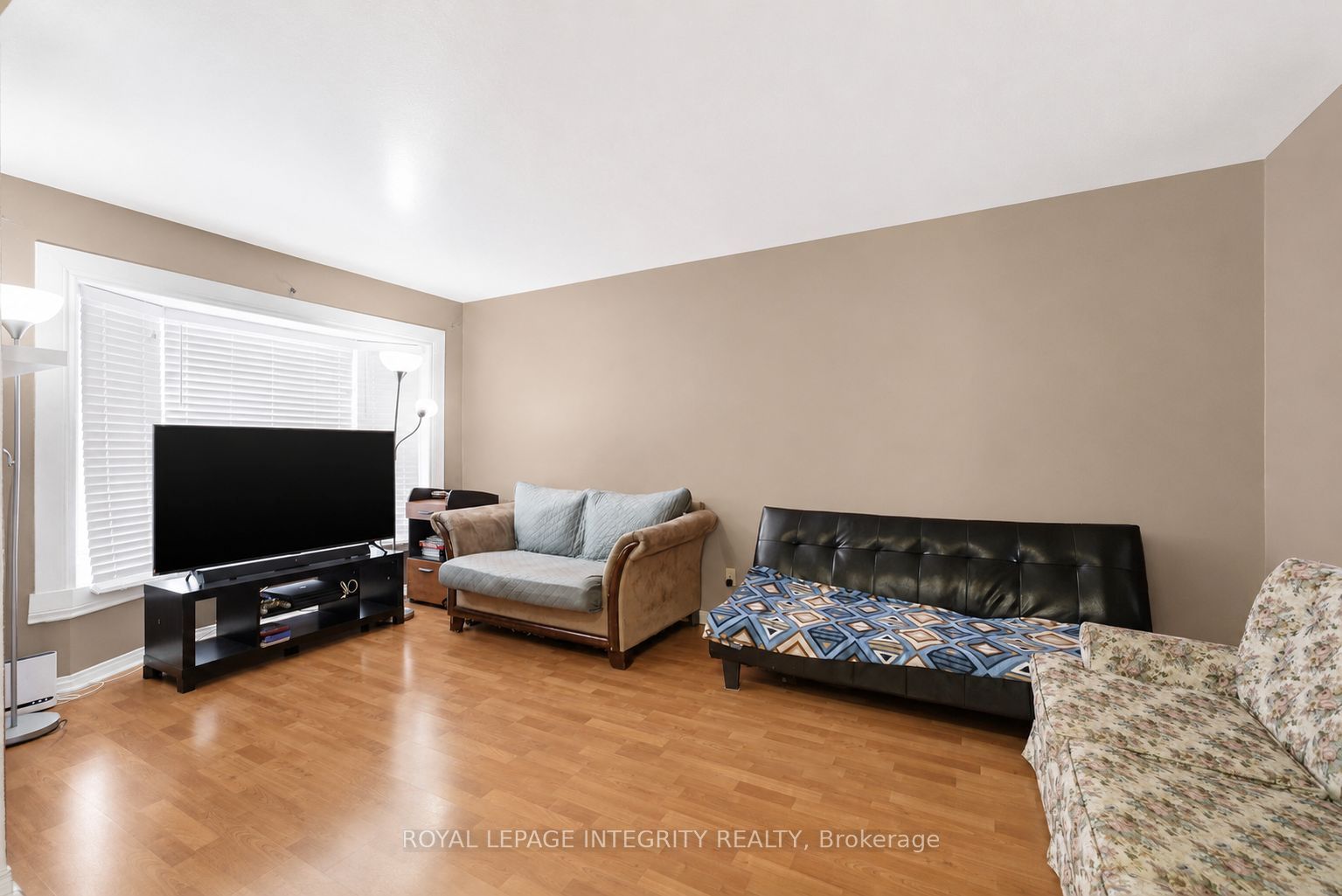 309 Ellen Avenue, Cornwall, ON K6J 5T6 photo 4