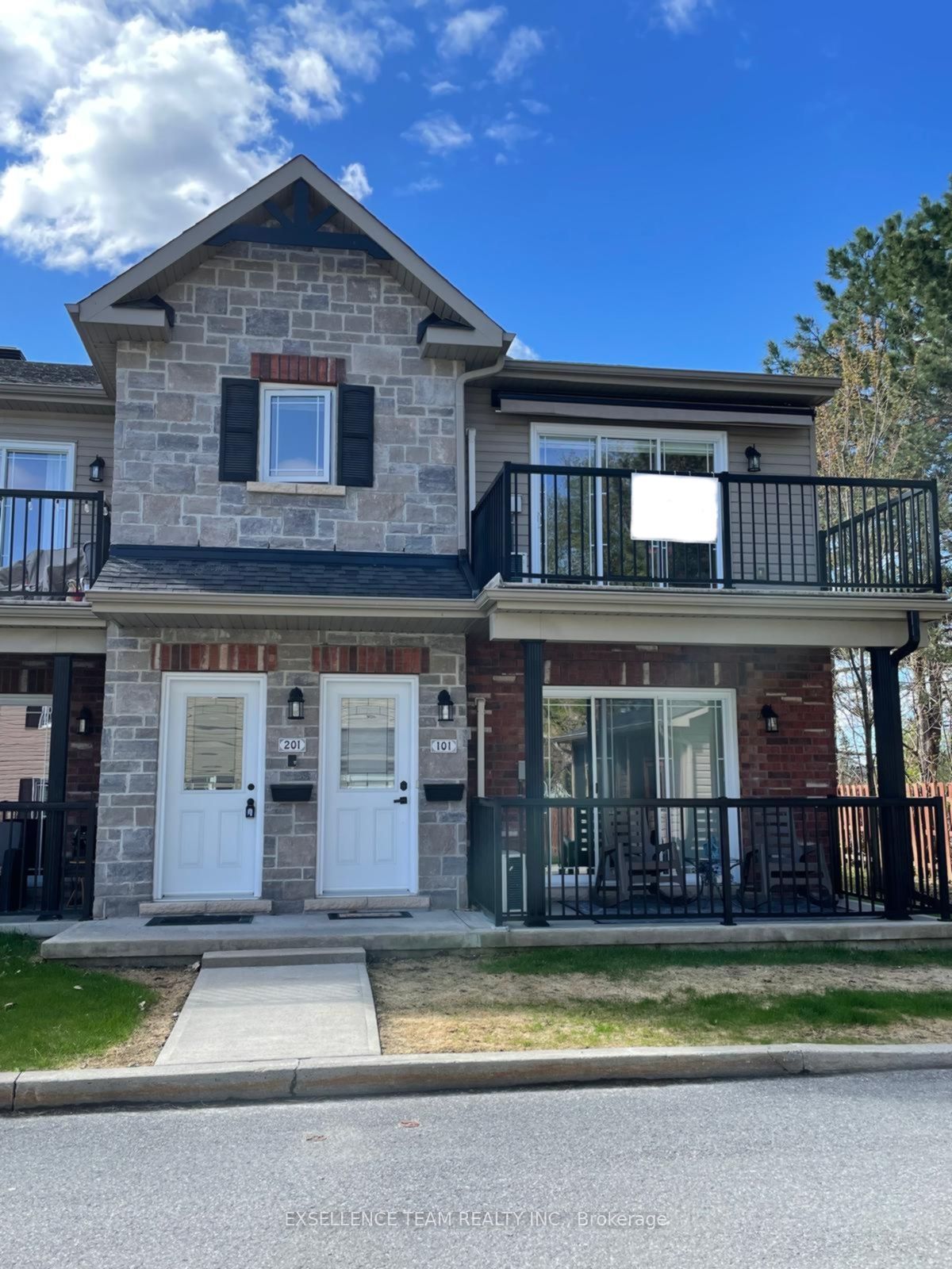 222 First Street E 201, Cornwall, ON K6H 0G2 photo 2