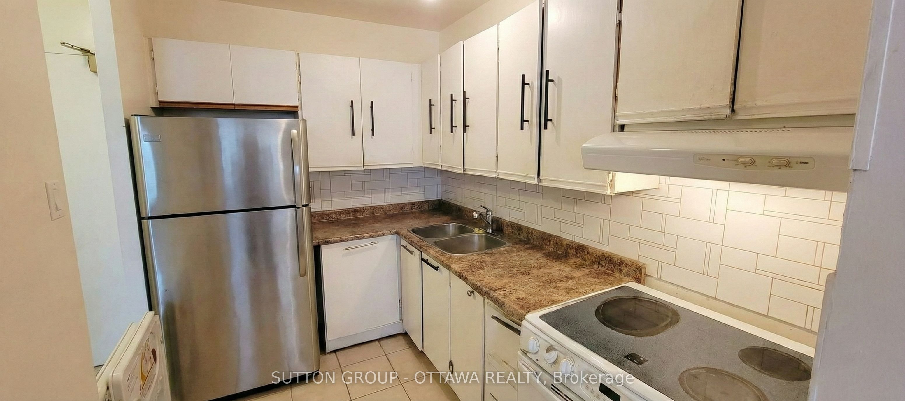2000 Jasmine Crescent 516, Beacon Hill North - South and Area, ON K1J 8K4