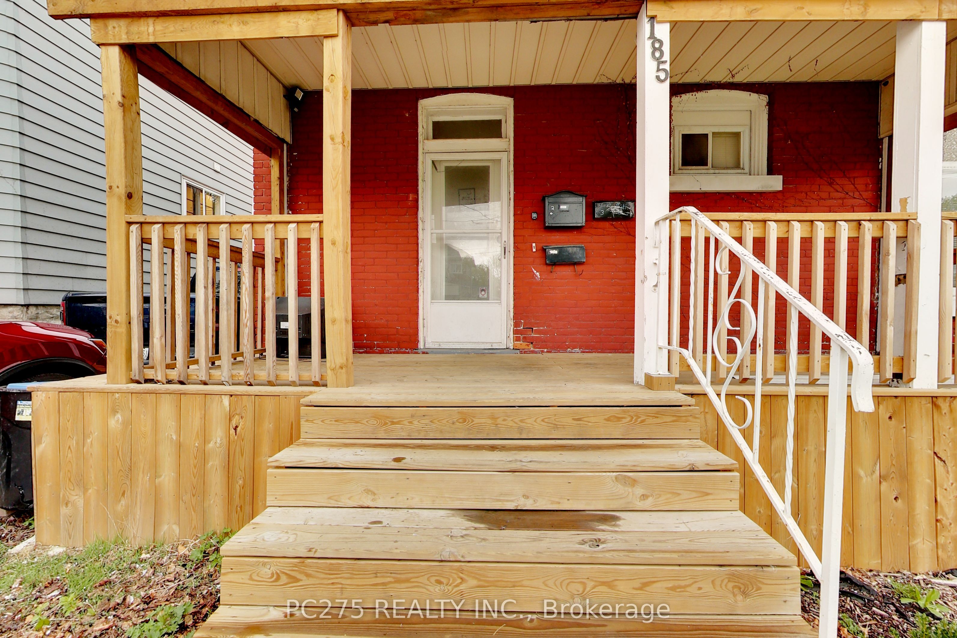185 Brock Street N, Sarnia, ON N7T 5Z4 photo 2